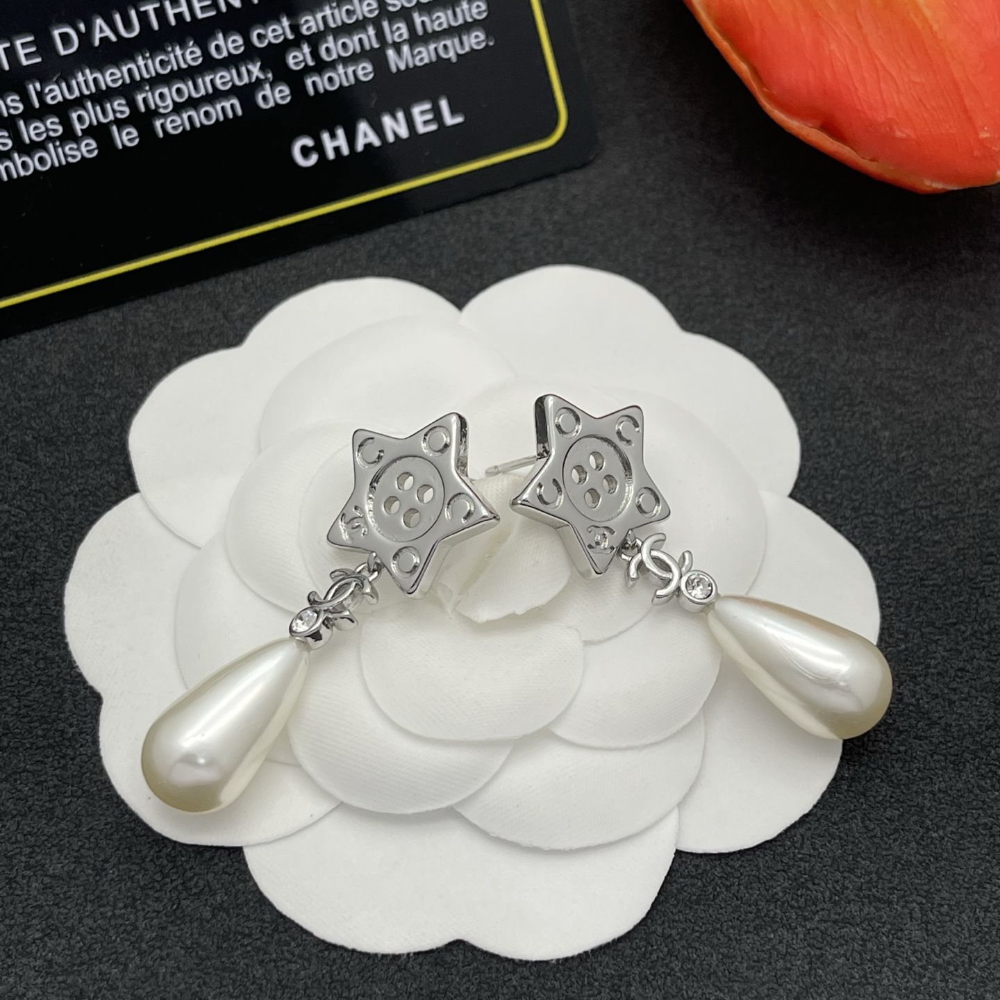CHANEL 一比一五角星珍珠吊墜耳環 銀色俏麗款| 13 CHANEL 一比一五角星珍珠吊墜耳環 銀色俏麗款