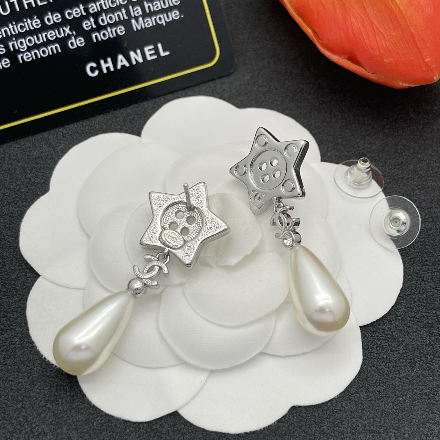 CHANEL 一比一五角星珍珠吊墜耳環 銀色俏麗款| 11 CHANEL 一比一五角星珍珠吊墜耳環 銀色俏麗款