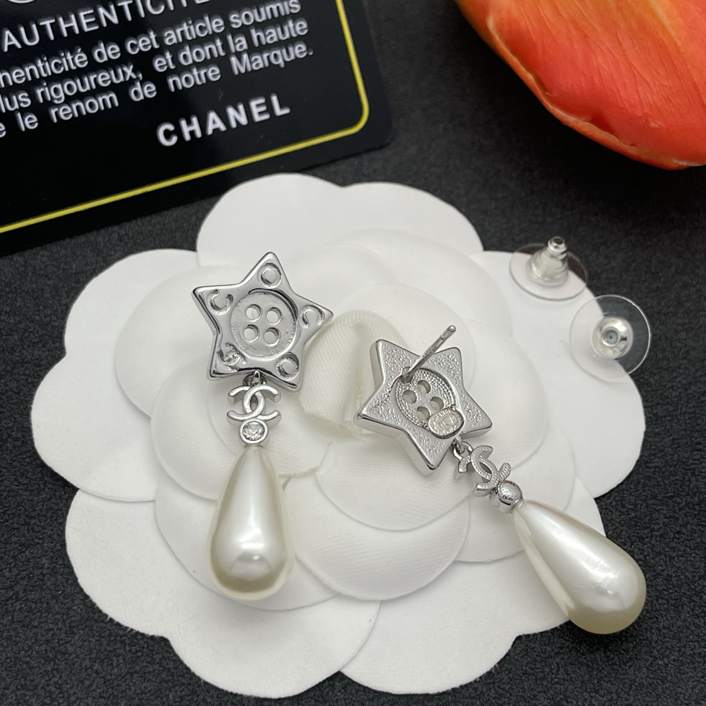 CHANEL 一比一五角星珍珠吊墜耳環 銀色俏麗款| 9 CHANEL 一比一五角星珍珠吊墜耳環 銀色俏麗款