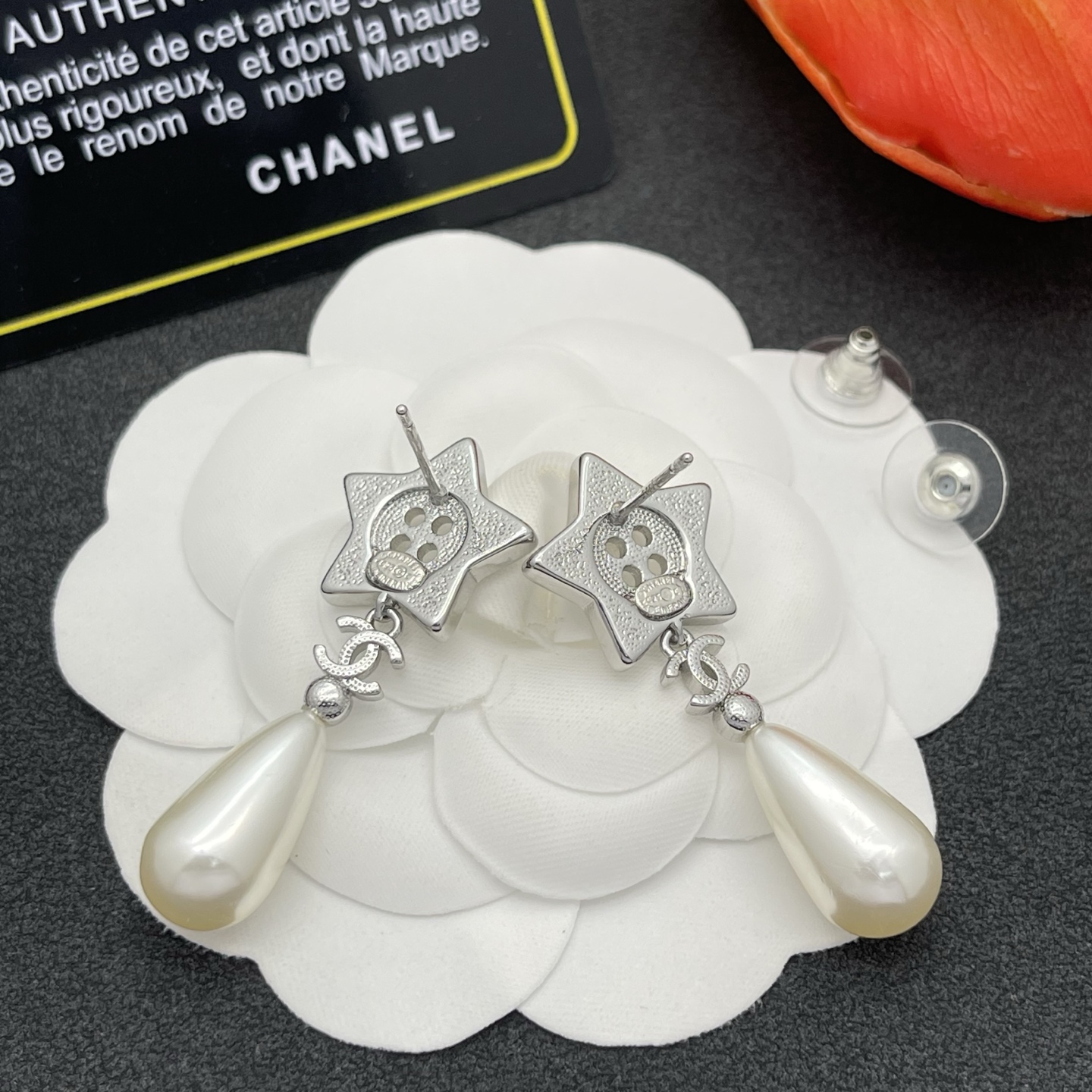 CHANEL 一比一五角星珍珠吊墜耳環 銀色俏麗款| 8 CHANEL 一比一五角星珍珠吊墜耳環 銀色俏麗款