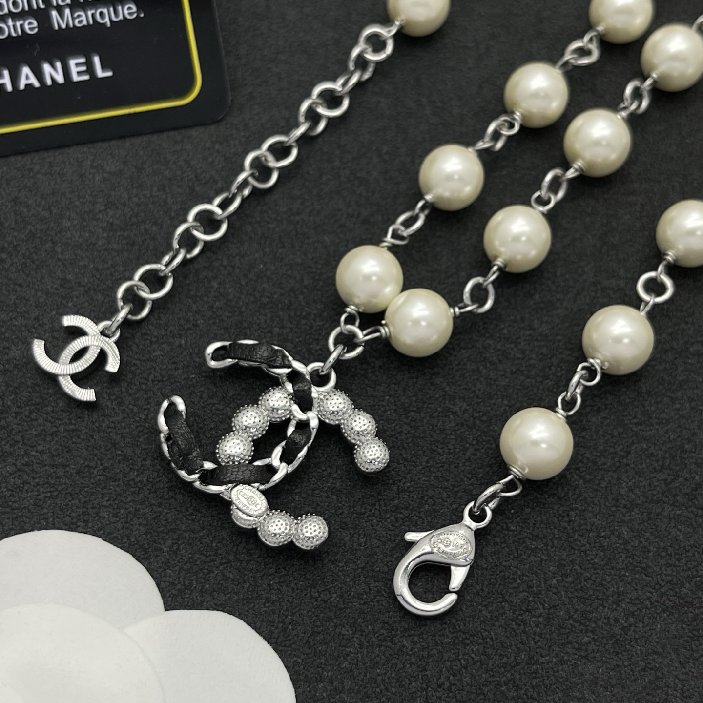 CHANEL 高仿珍珠連珠短鍊 雙C吊墜氣質款(銀)| 9 CHANEL 高仿珍珠連珠短鍊 雙C吊墜氣質款(銀)