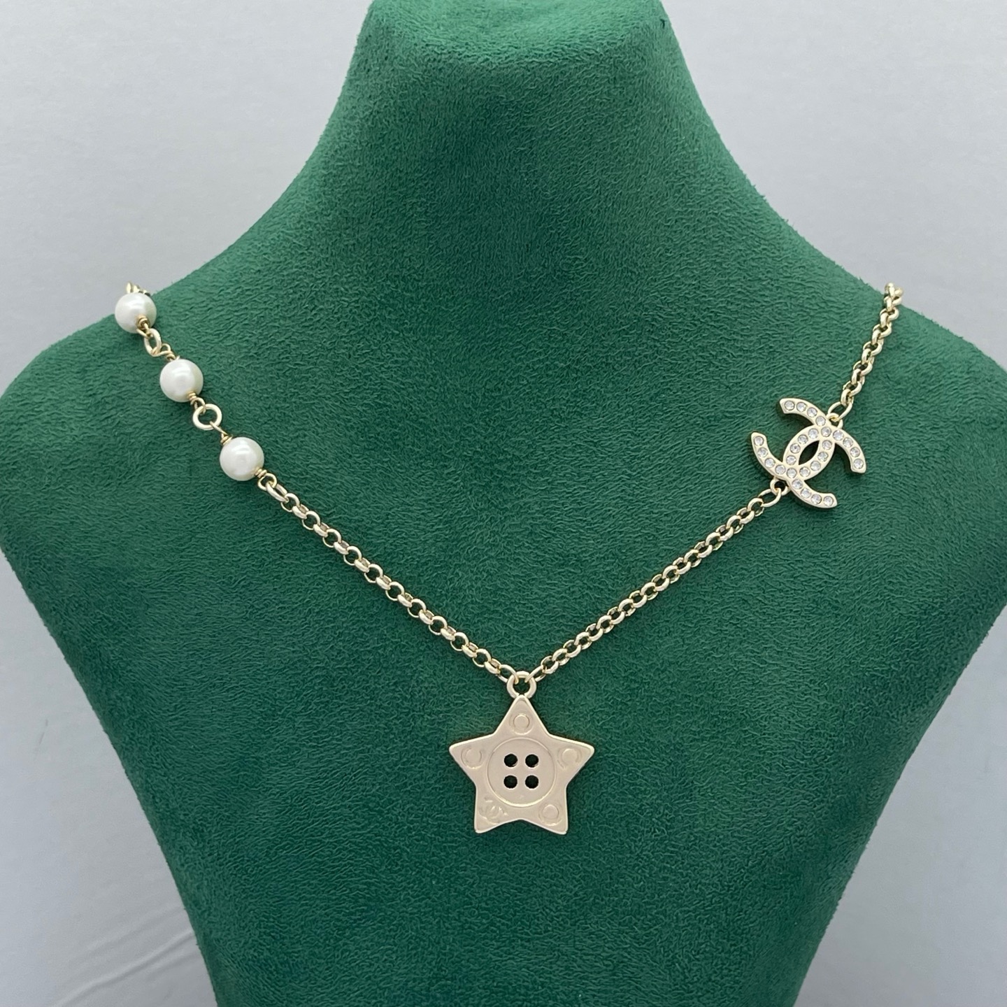 Chanel 高仿星星鈕扣珍珠不對稱項鍊|金色復古氣質款| 9 Chanel 高仿星星鈕扣珍珠不對稱項鍊|金色復古氣質款