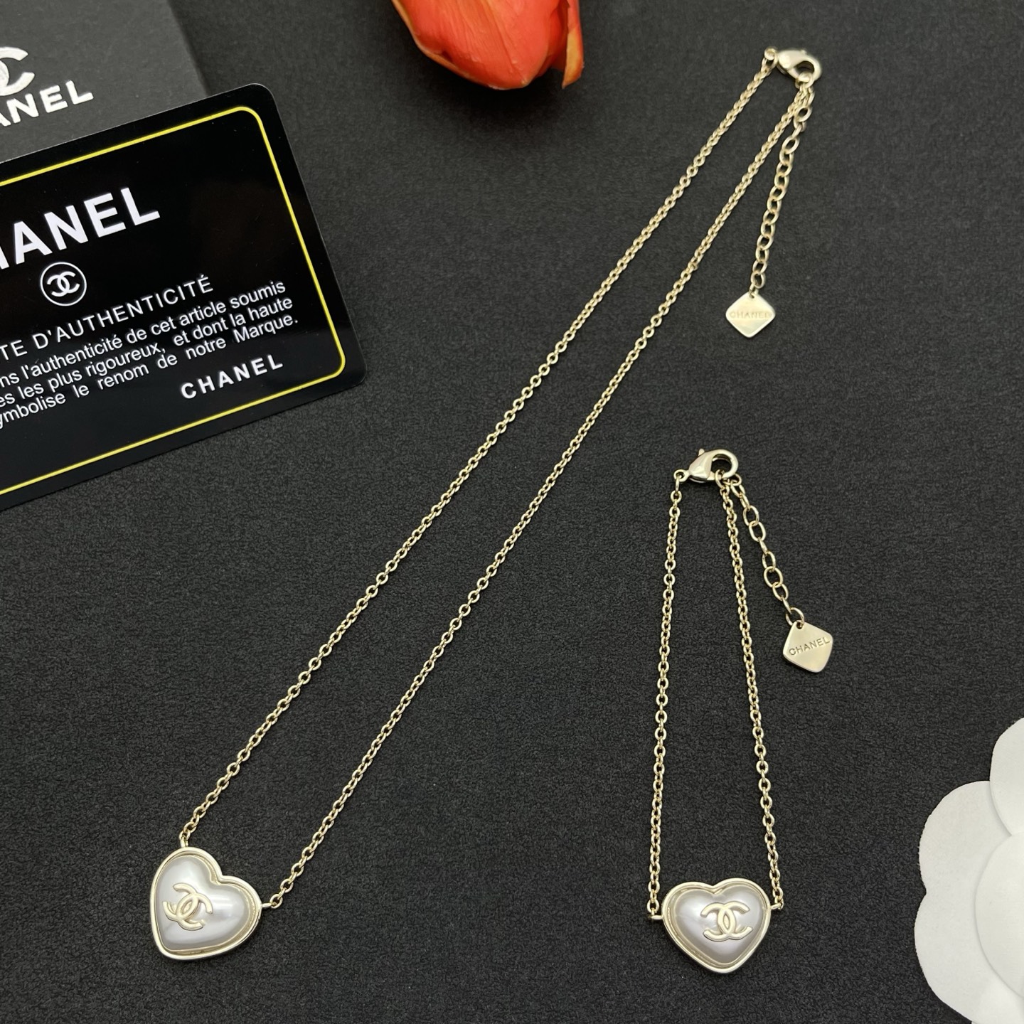 CHANEL 高仿 愛心造型銀色耳環 女款 氣質百搭小香風飾品| 7 CHANEL 高仿 愛心造型銀色耳環 女款 氣質百搭小香風飾品