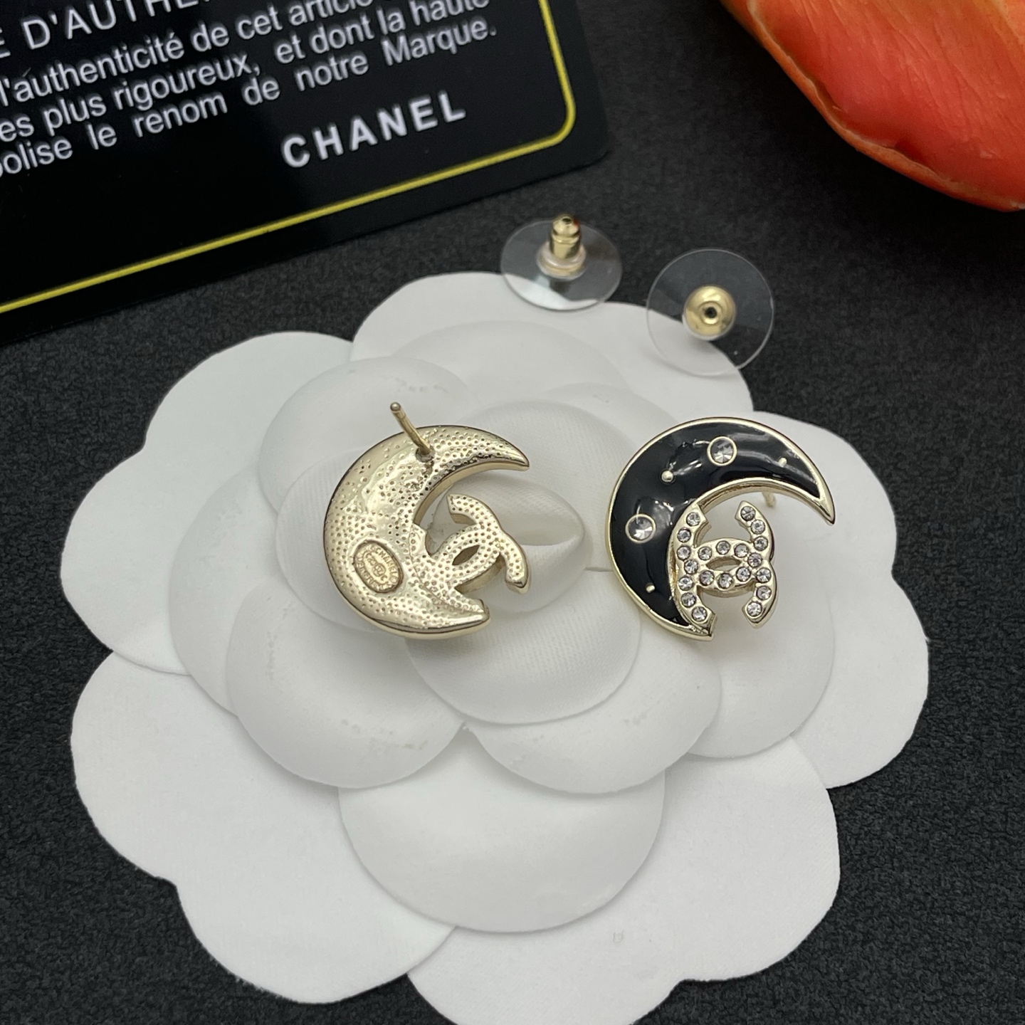 CHANEL A貨 黑月亮造型鑽飾耳環 女款 金邊閃鑽夜空風 小香風精品感| 10 CHANEL A貨 黑月亮造型鑽飾耳環 女款 金邊閃鑽夜空風 小香風精品感