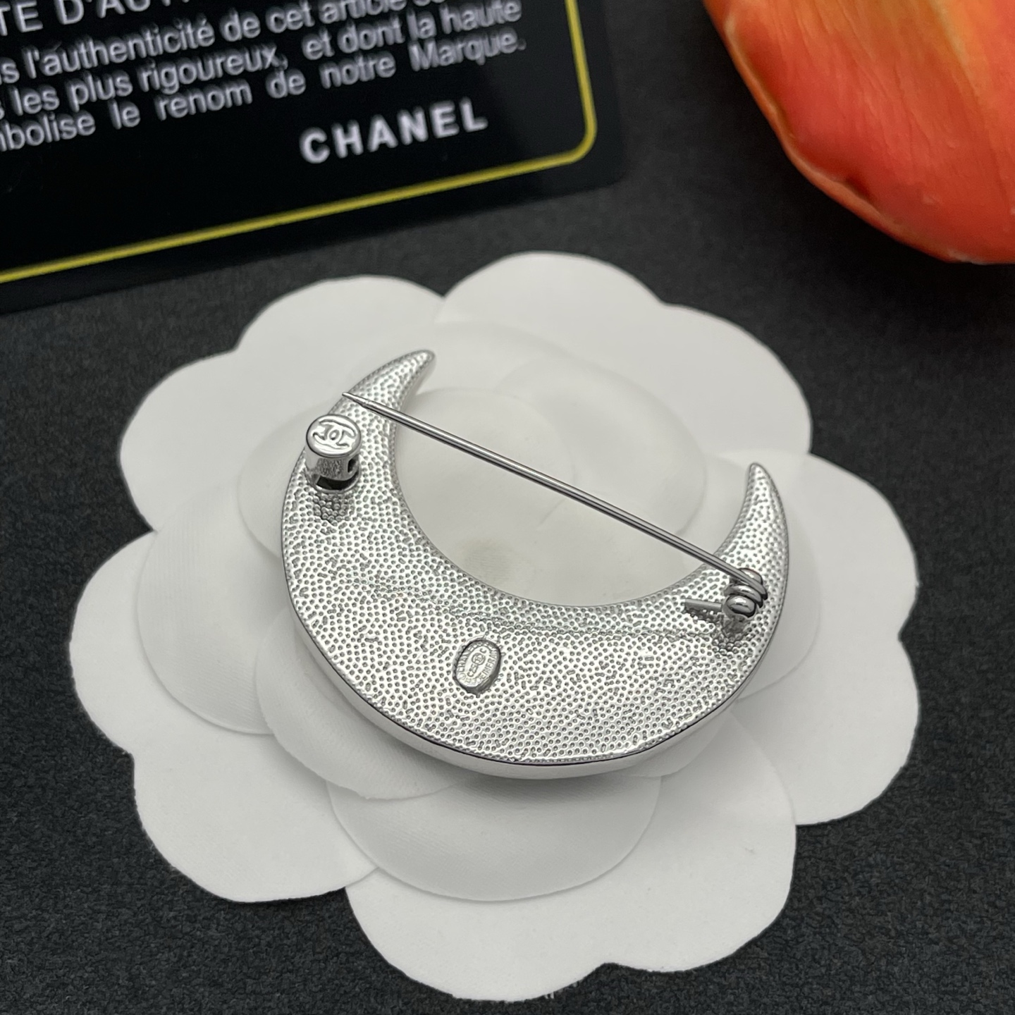CHANEL A貨 月亮星星胸針 銀色深藍琺瑯 夜空系列女款精品風配件| 9 CHANEL A貨 月亮星星胸針 銀色深藍琺瑯 夜空系列女款精品風配件