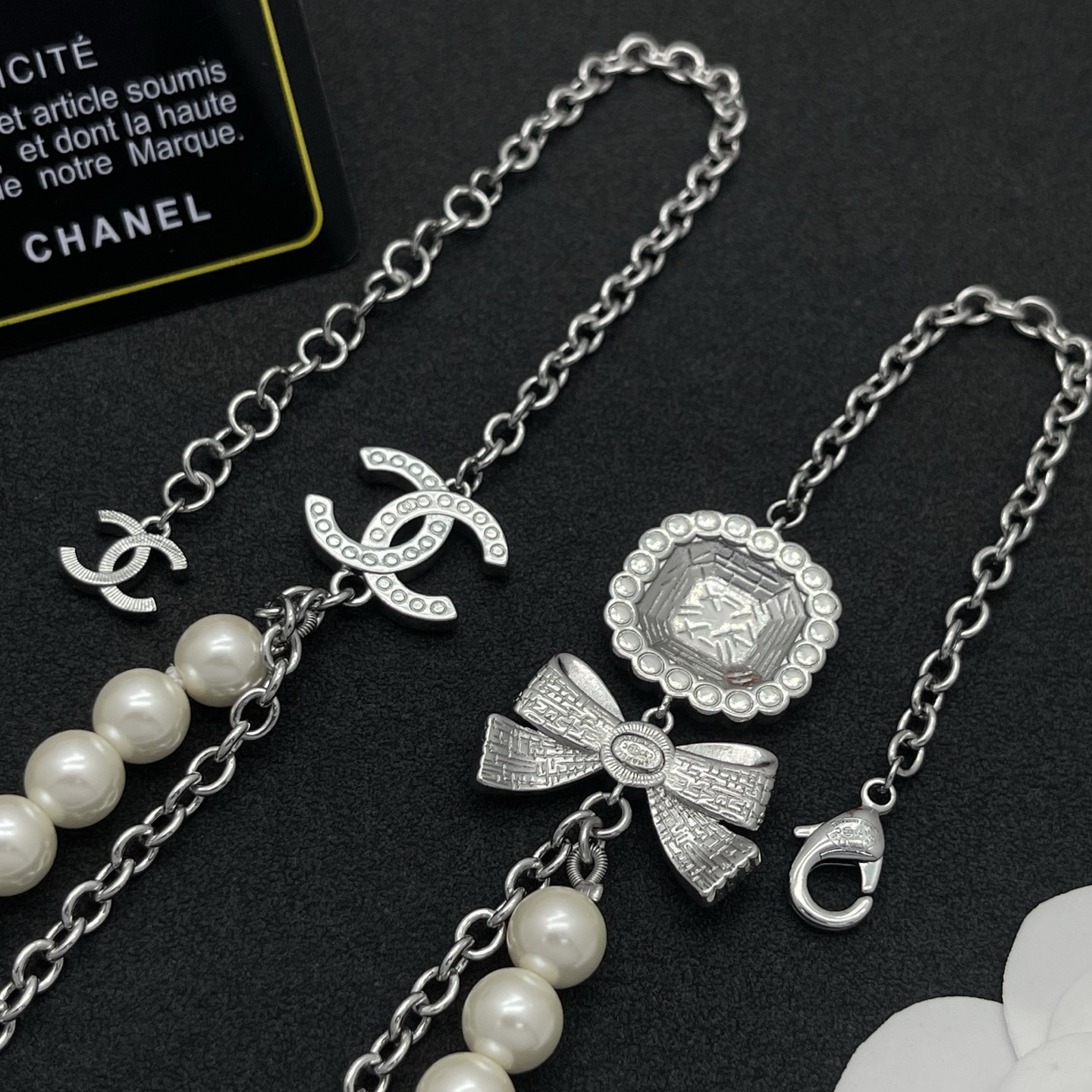 Chanel 蝴蝶結珍珠項鍊 一比一 女款 銀色立體設計 氣質百搭小香風精品| 8 Chanel 蝴蝶結珍珠項鍊 一比一 女款 銀色立體設計 氣質百搭小香風精品