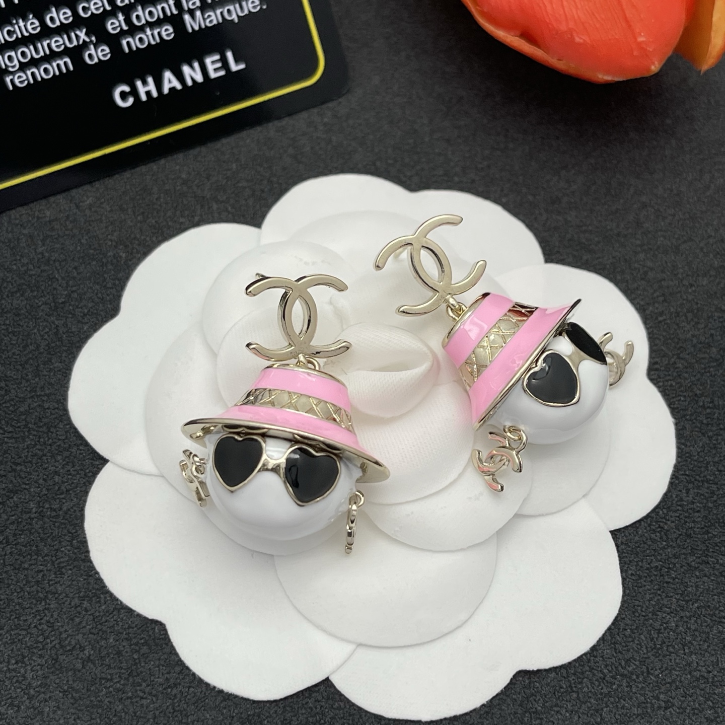 Chanel 娃娃造型耳環 一比一 粉色墨鏡帽子款 可愛精品風耳飾| 13 Chanel 娃娃造型耳環 一比一 粉色墨鏡帽子款 可愛精品風耳飾