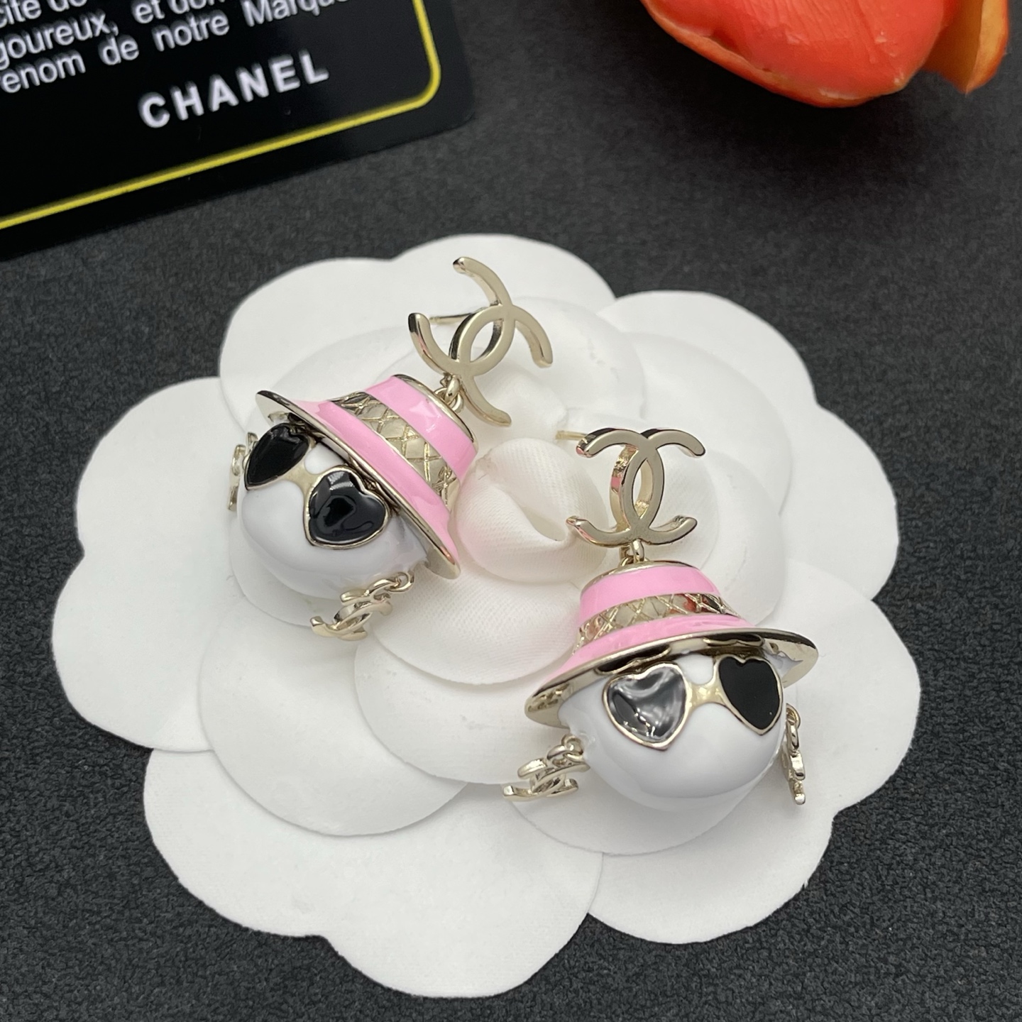 Chanel 娃娃造型耳環 一比一 粉色墨鏡帽子款 可愛精品風耳飾| 11 Chanel 娃娃造型耳環 一比一 粉色墨鏡帽子款 可愛精品風耳飾