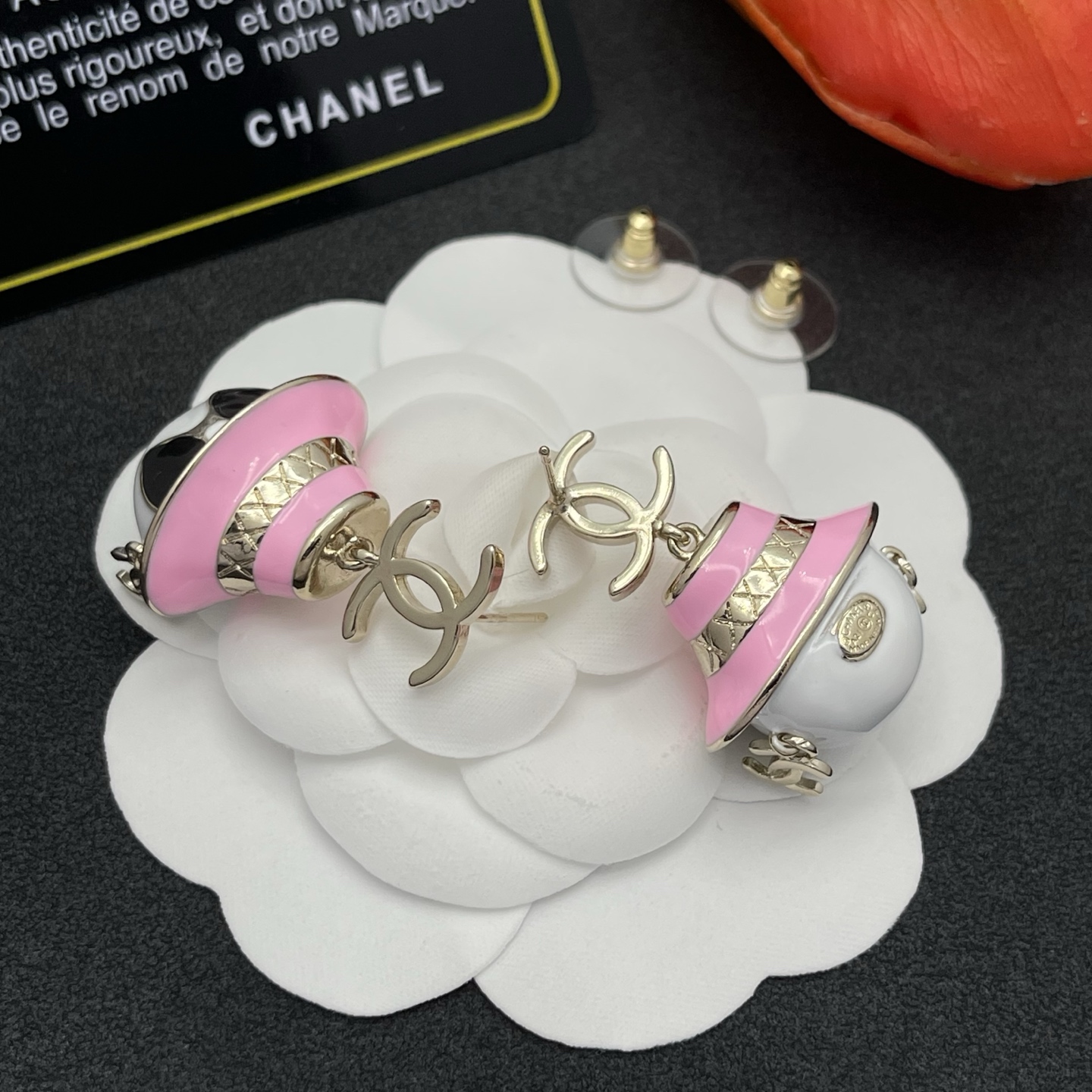 Chanel 娃娃造型耳環 一比一 粉色墨鏡帽子款 可愛精品風耳飾| 9 Chanel 娃娃造型耳環 一比一 粉色墨鏡帽子款 可愛精品風耳飾