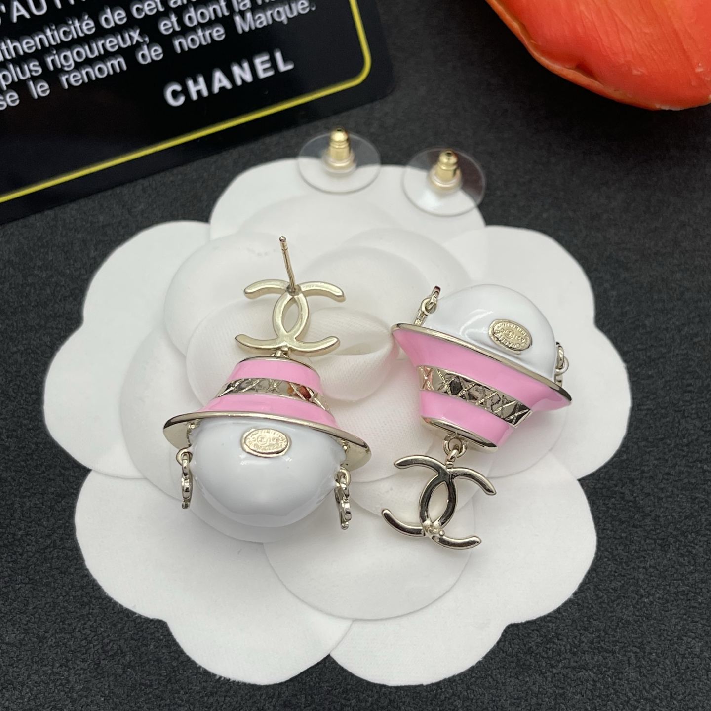 Chanel 娃娃造型耳環 一比一 粉色墨鏡帽子款 可愛精品風耳飾| 8 Chanel 娃娃造型耳環 一比一 粉色墨鏡帽子款 可愛精品風耳飾