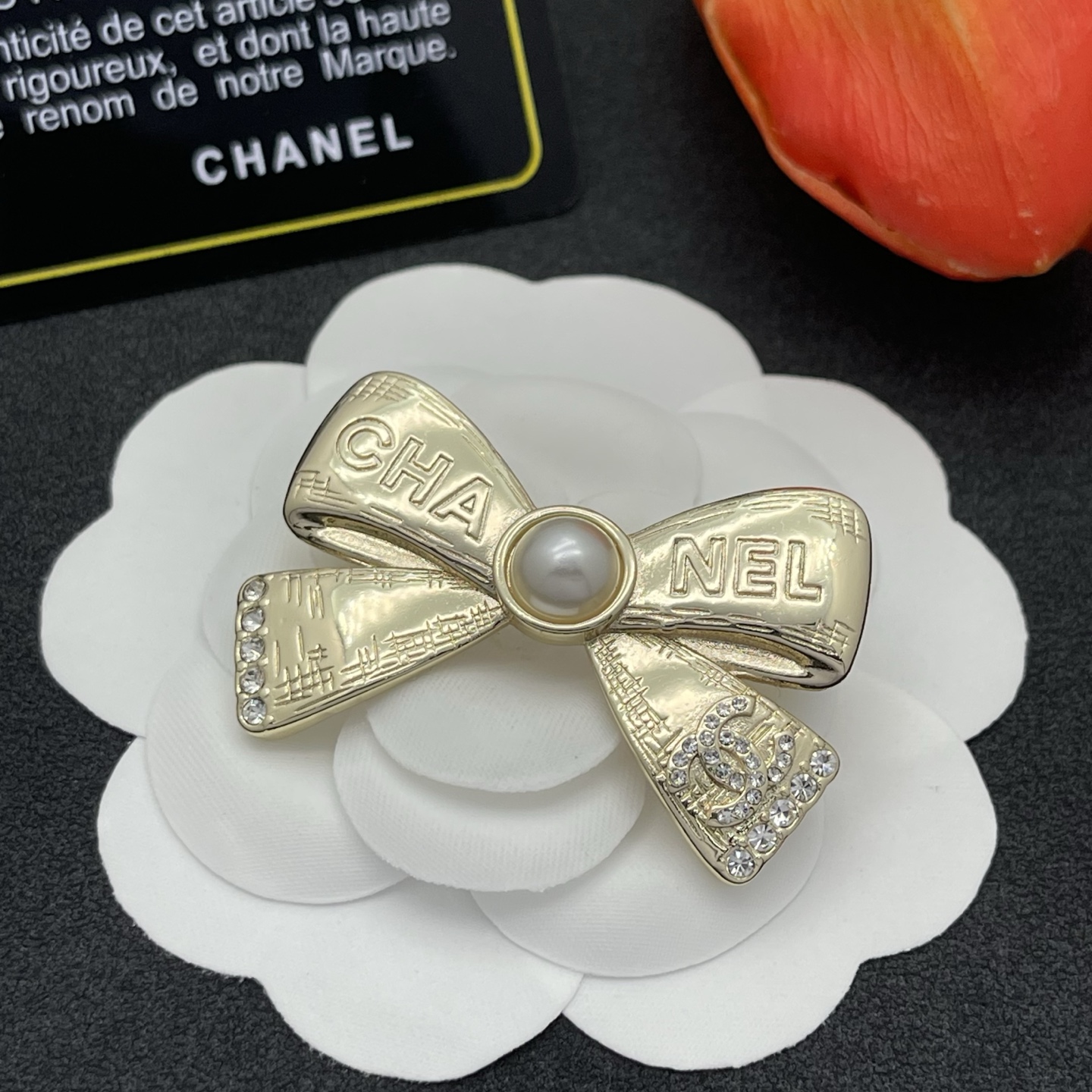 Chanel 蝴蝶結珍珠胸針 A貨 金色亮鑽氣質款 精品穿搭配件| 12 Chanel 蝴蝶結珍珠胸針 A貨 金色亮鑽氣質款 精品穿搭配件