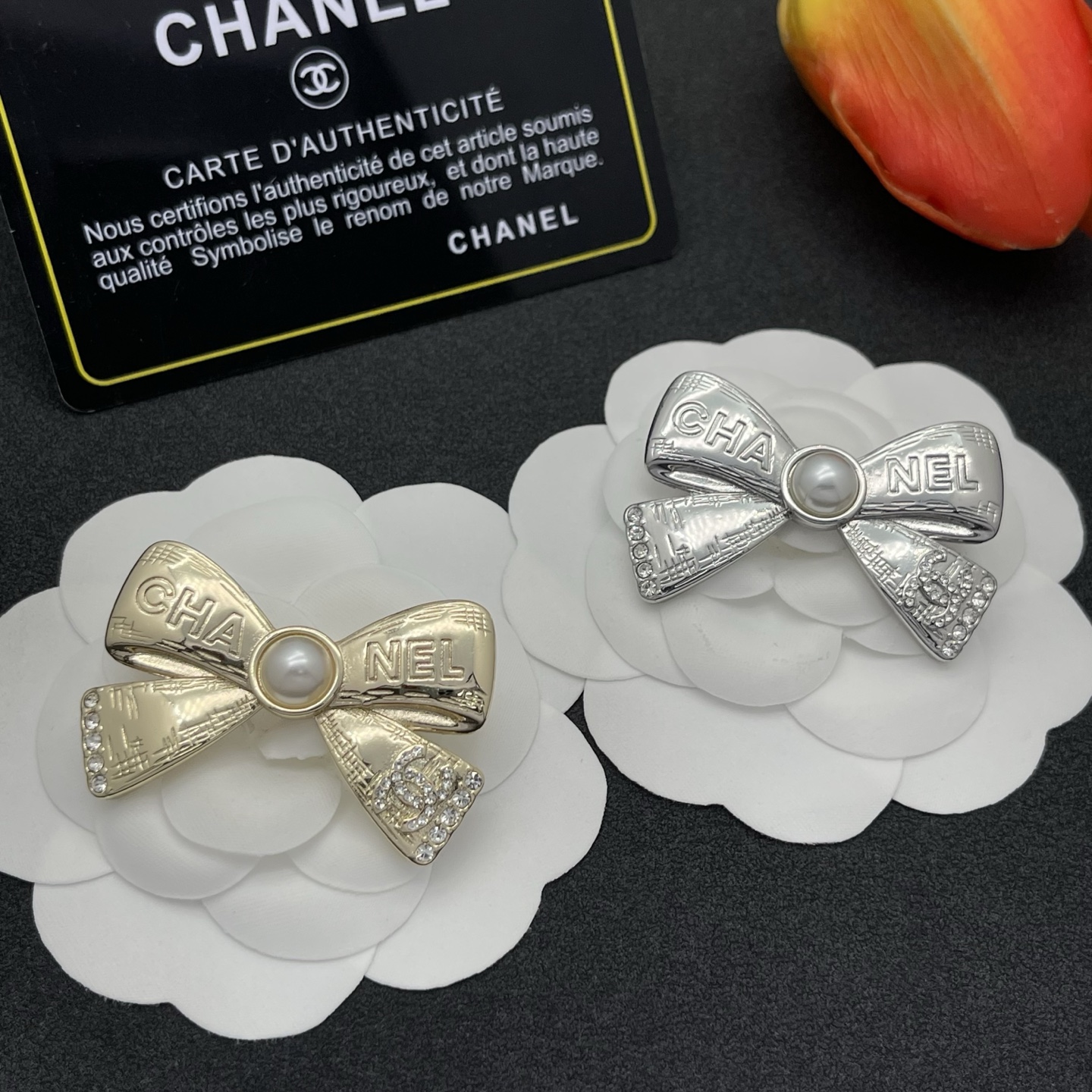 Chanel 蝴蝶結珍珠胸針 A貨 金色亮鑽氣質款 精品穿搭配件| 7 Chanel 蝴蝶結珍珠胸針 A貨 金色亮鑽氣質款 精品穿搭配件