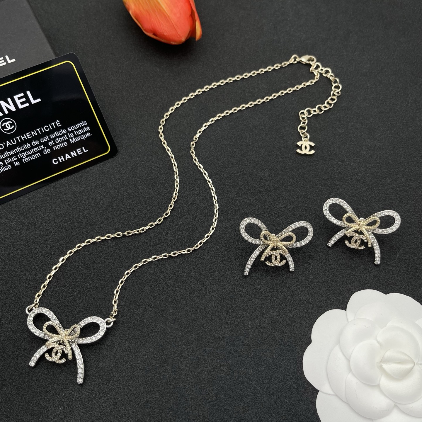 Chanel 蝴蝶結水鑽項鍊 高仿 女款 金色精品氣質設計| 7 Chanel 蝴蝶結水鑽項鍊 高仿 女款 金色精品氣質設計