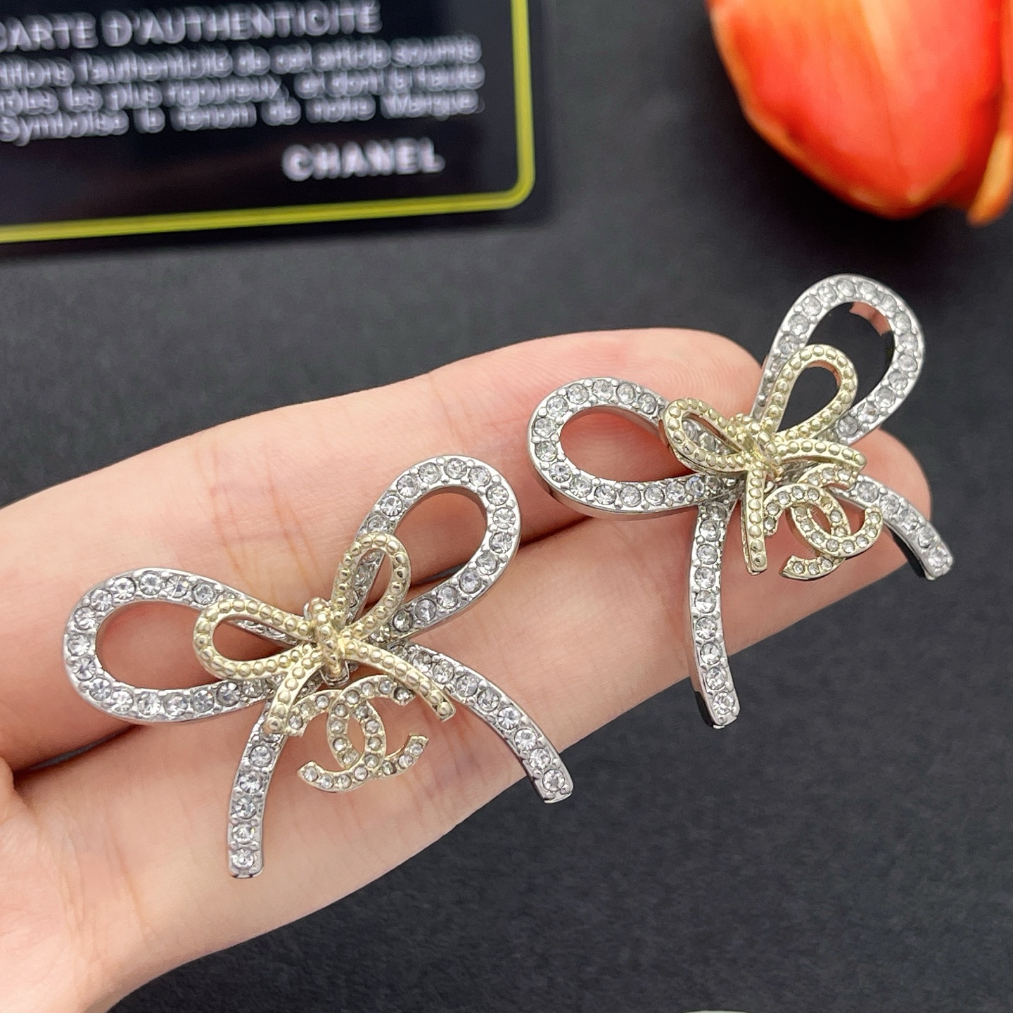 Chanel 蝴蝶結水鑽耳環 一比一 金色精品風 小香風氣質耳飾| 6 Chanel 蝴蝶結水鑽耳環 一比一 金色精品風 小香風氣質耳飾