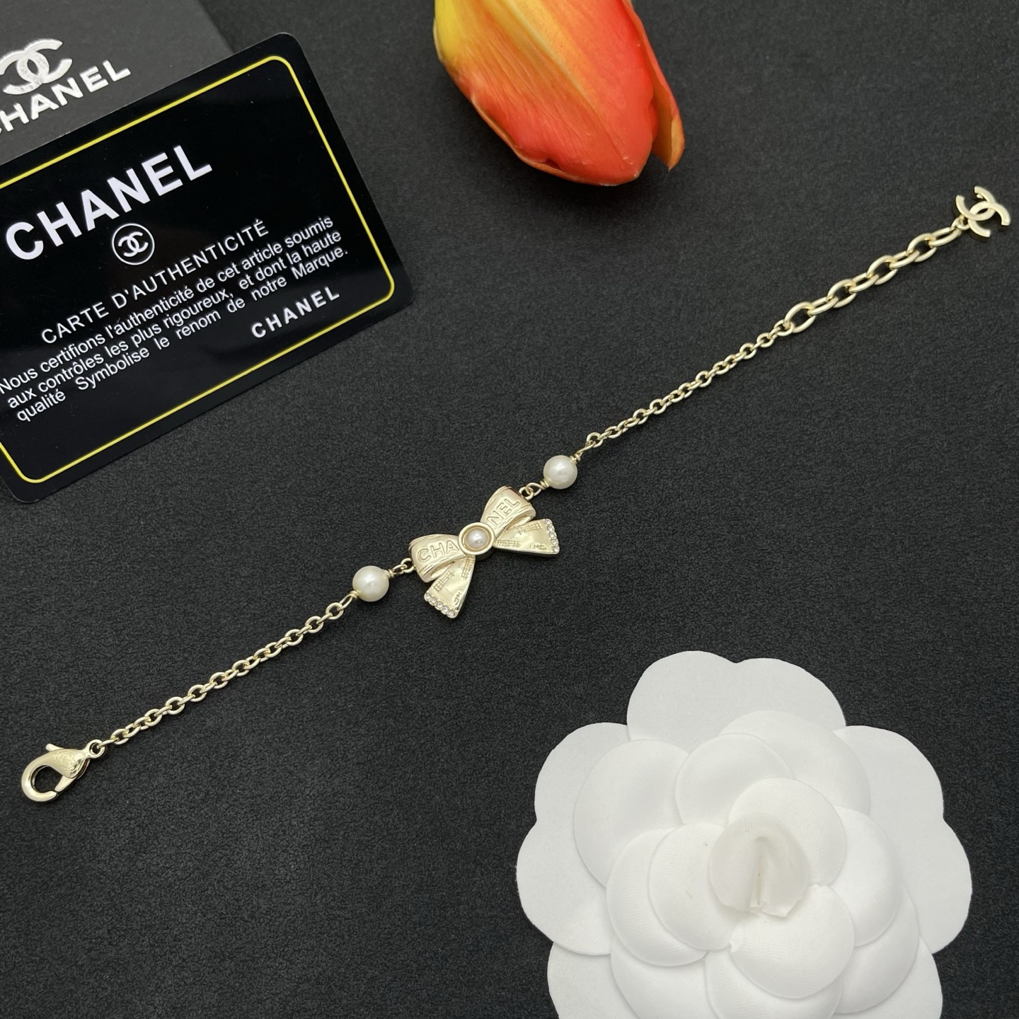 Chanel 蝴蝶結珍珠手鍊 高仿 女款 水鑽點綴高雅風 時尚百搭配件| 14 Chanel 蝴蝶結珍珠手鍊 高仿 女款 水鑽點綴高雅風 時尚百搭配件