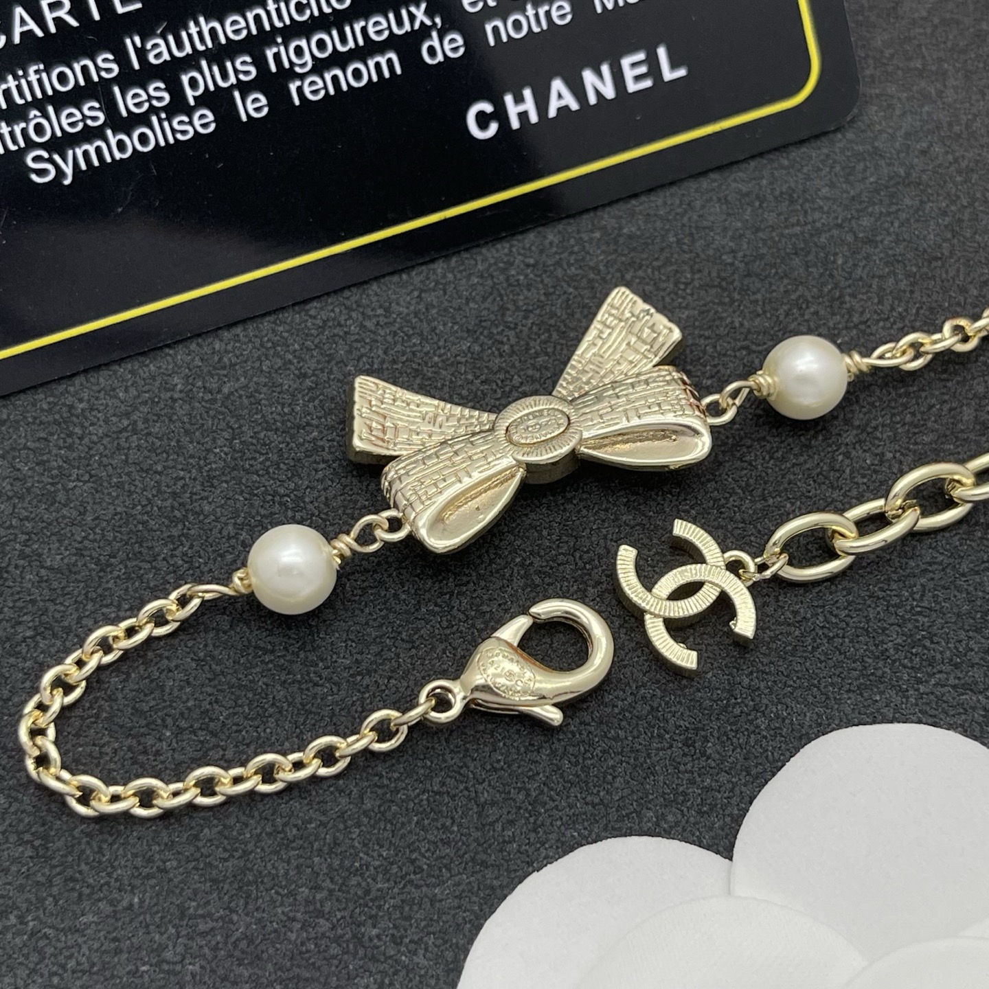 Chanel 蝴蝶結珍珠手鍊 高仿 女款 水鑽點綴高雅風 時尚百搭配件| 9 Chanel 蝴蝶結珍珠手鍊 高仿 女款 水鑽點綴高雅風 時尚百搭配件
