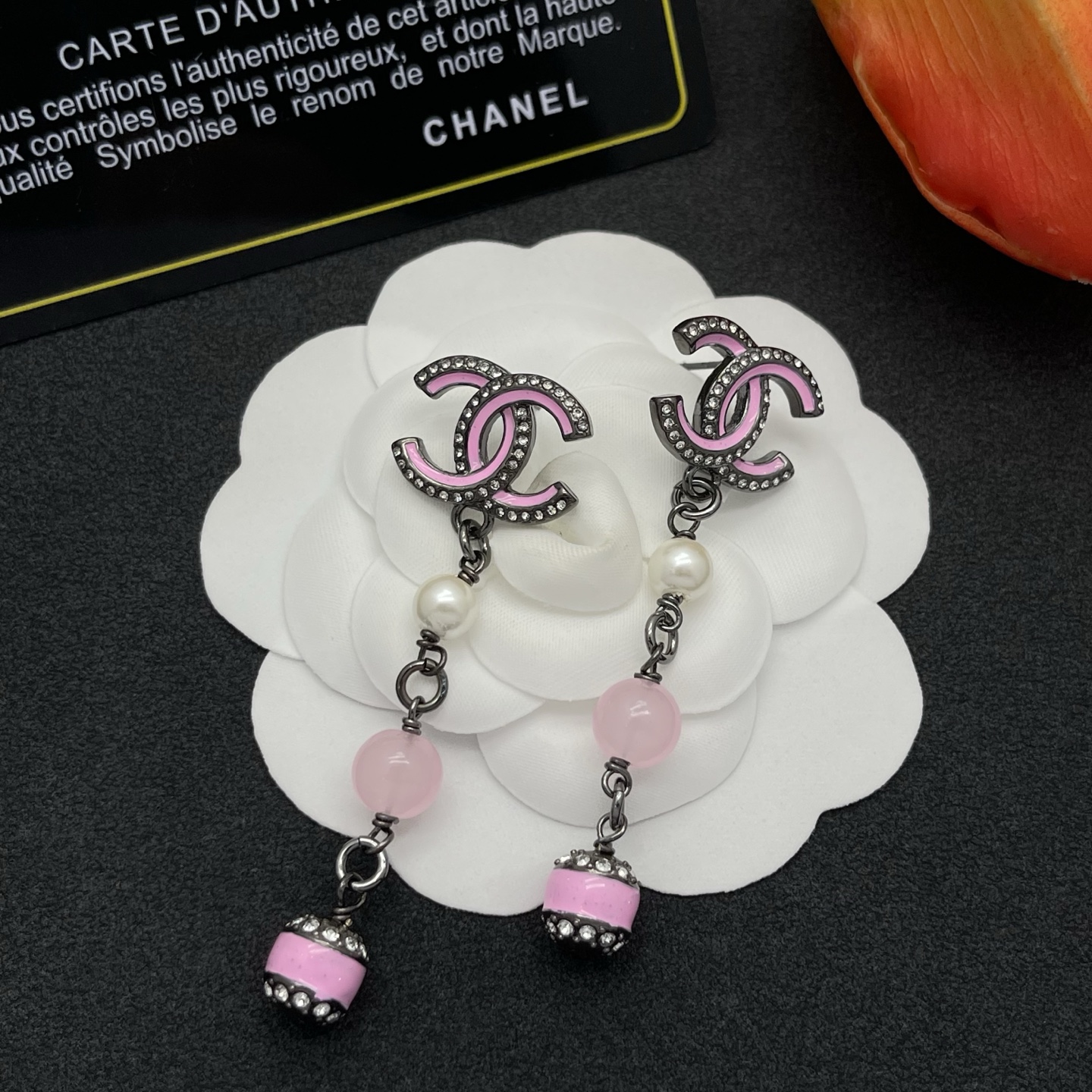 Chanel 粉色 CC 垂墜耳環 一比一 女款 粉晶珍珠設計 氣質甜美風| 11 Chanel 粉色 CC 垂墜耳環 一比一 女款 粉晶珍珠設計 氣質甜美風