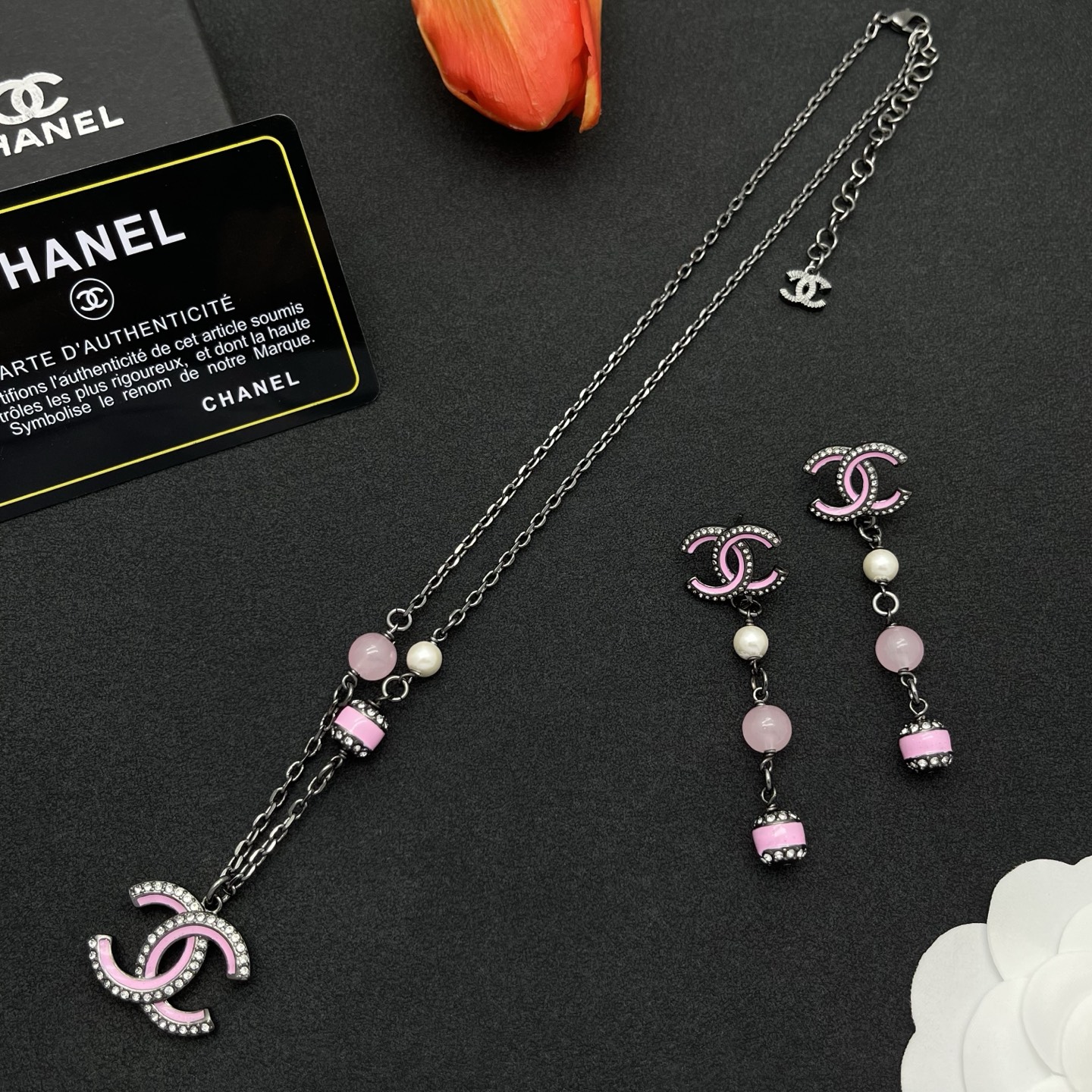 Chanel 粉色 CC 垂墜耳環 一比一 女款 粉晶珍珠設計 氣質甜美風| 7 Chanel 粉色 CC 垂墜耳環 一比一 女款 粉晶珍珠設計 氣質甜美風