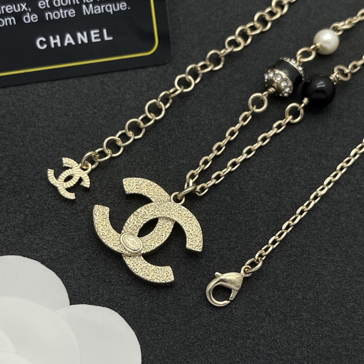 Chanel 黑金 CC 不對稱項鍊 原單 女款 黑珍珠元素 時髦高級風| 10 Chanel 黑金 CC 不對稱項鍊 原單 女款 黑珍珠元素 時髦高級風