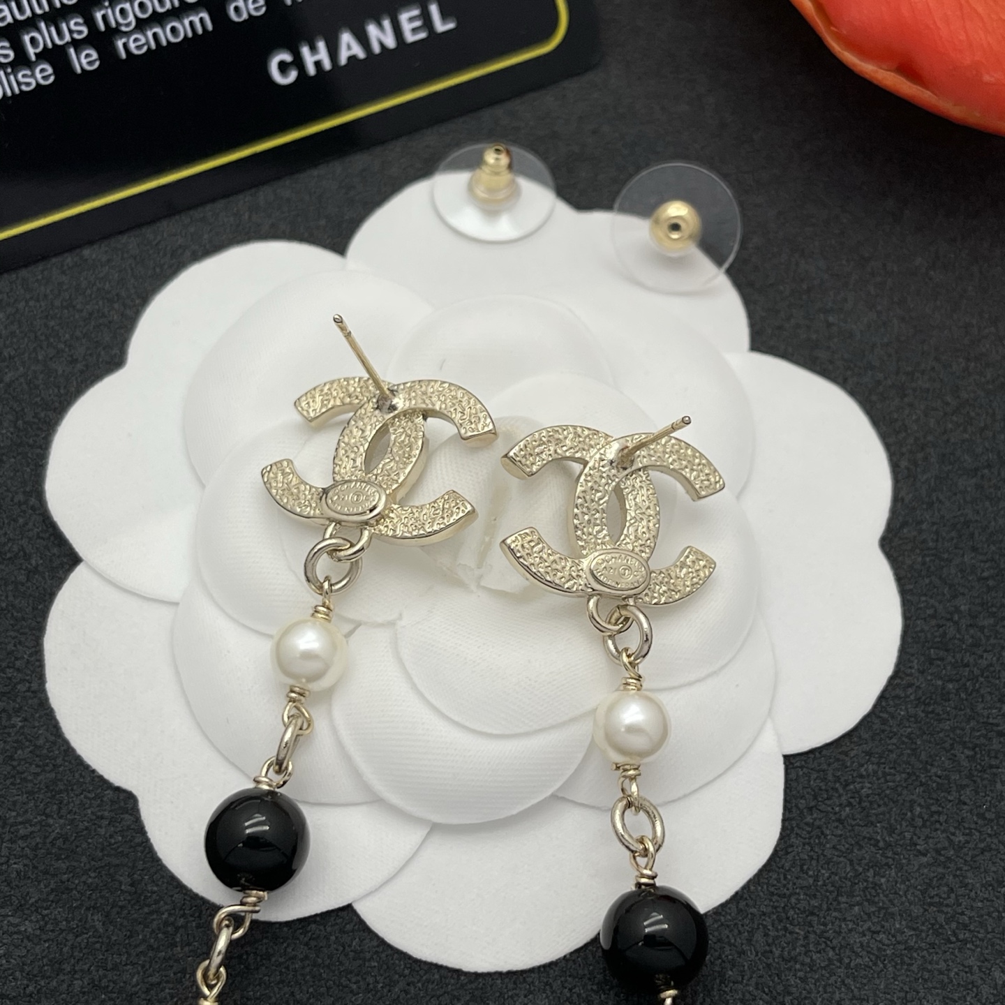 Chanel 黑金 CC 垂墜耳環 A貨 女款 珍珠黑晶元素 時尚百搭耳飾| 8 Chanel 黑金 CC 垂墜耳環 A貨 女款 珍珠黑晶元素 時尚百搭耳飾