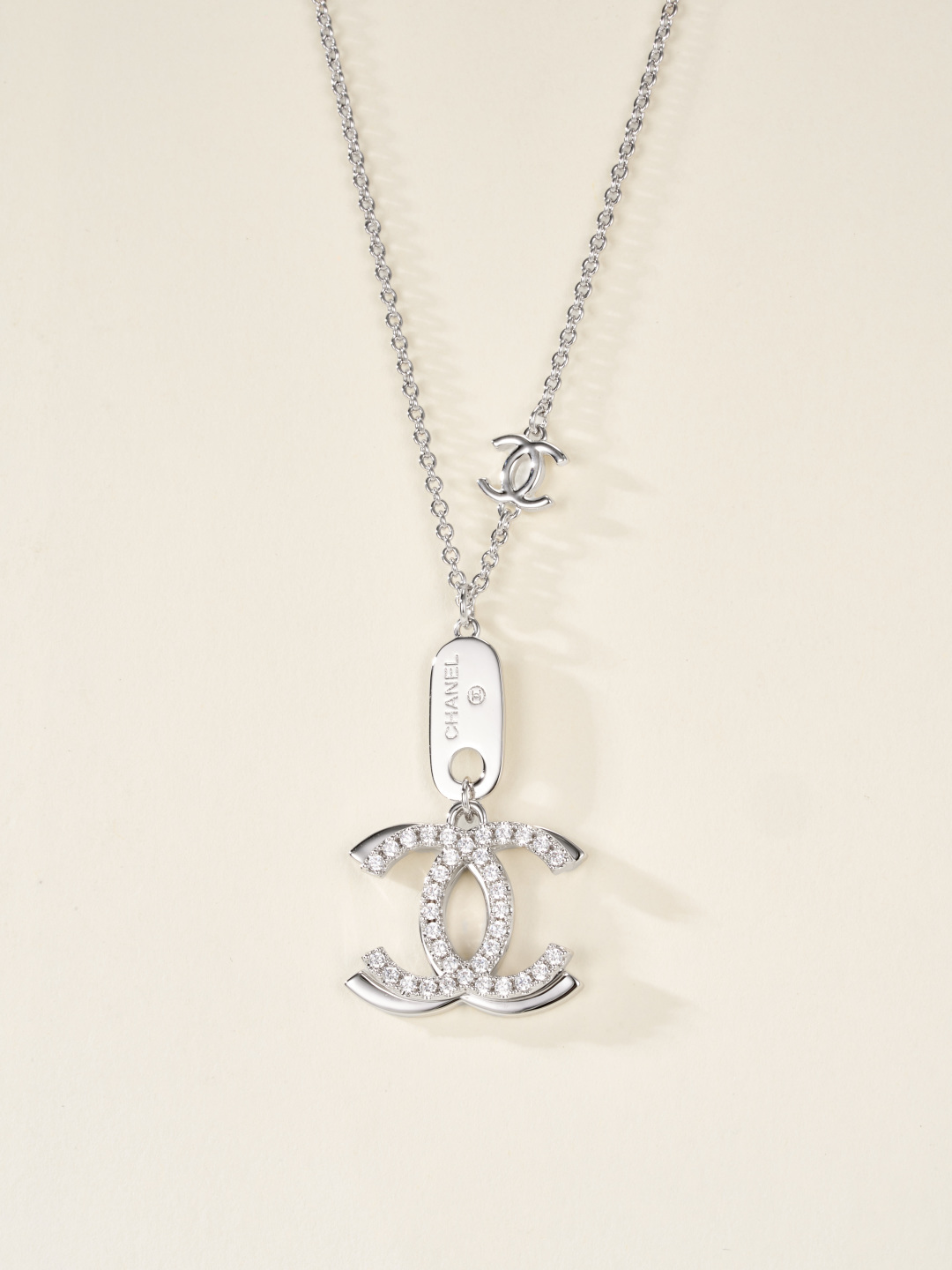 Chanel 三色水鑽 CC 項鍊 A貨 女款 經典雙C設計 百搭精品風| 12 Chanel 三色水鑽 CC 項鍊 A貨 女款 經典雙C設計 百搭精品風