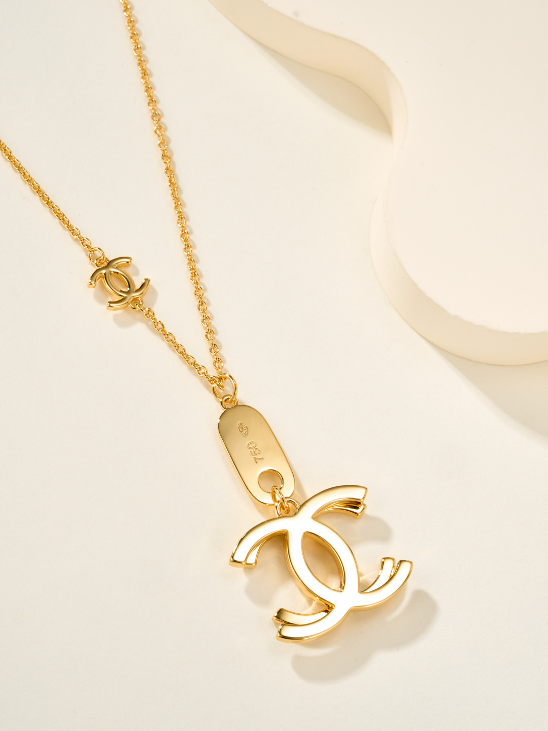 Chanel 三色水鑽 CC 項鍊 A貨 女款 經典雙C設計 百搭精品風| 8 Chanel 三色水鑽 CC 項鍊 A貨 女款 經典雙C設計 百搭精品風
