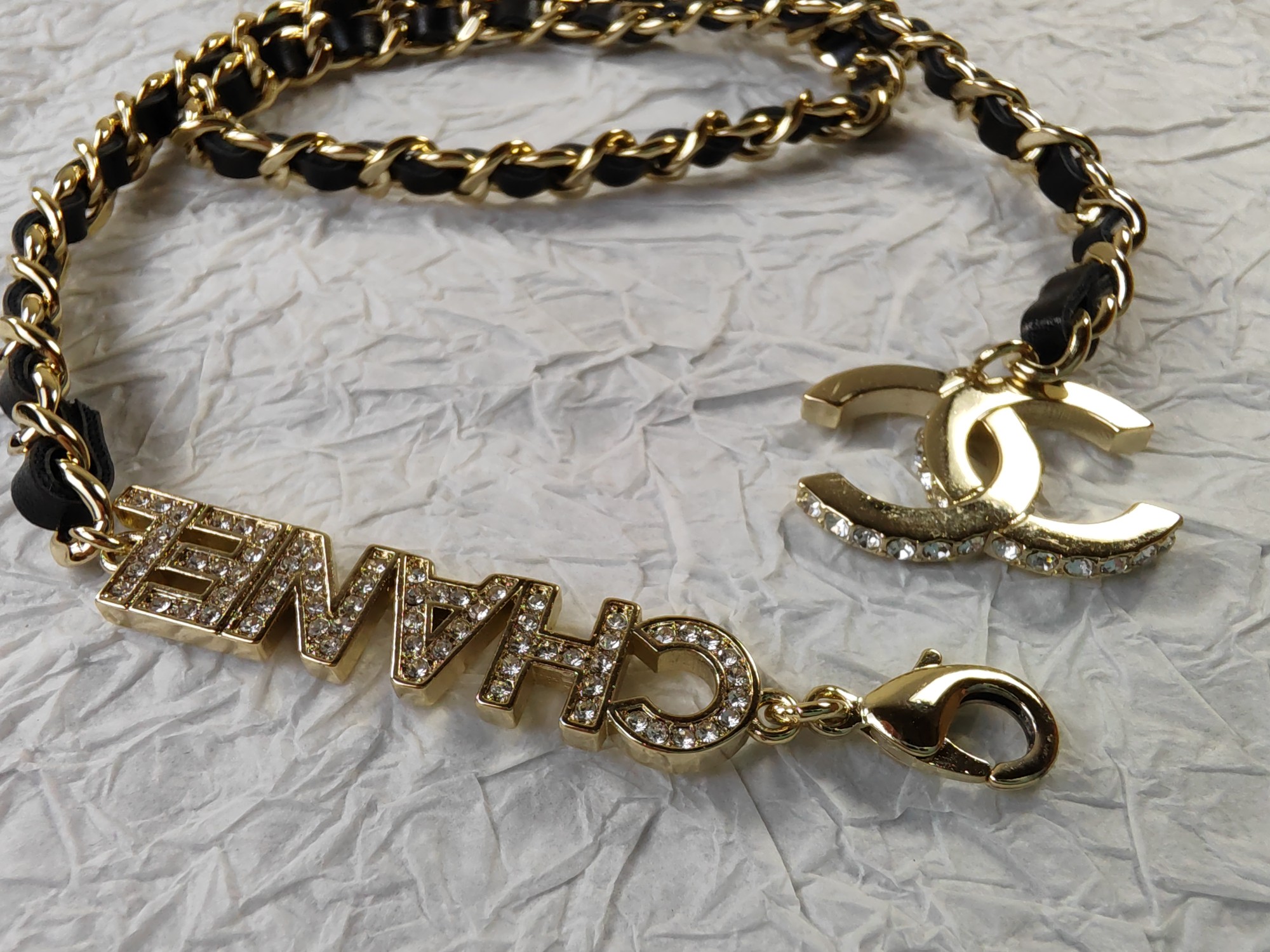 CHANEL 高仿黑皮穿鏈細緻鎖骨鏈|金屬香奈兒字母點綴質感飾品| 12 CHANEL 高仿黑皮穿鏈細緻鎖骨鏈|金屬香奈兒字母點綴質感飾品
