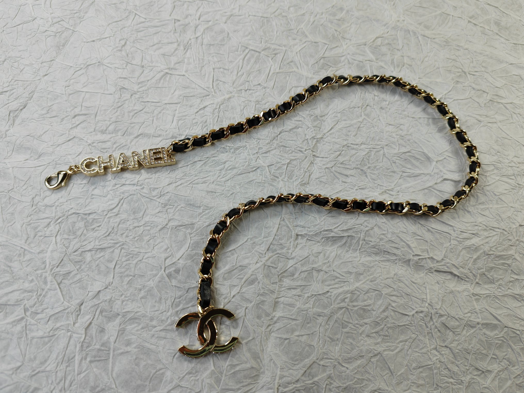 CHANEL 高仿黑皮穿鏈細緻鎖骨鏈|金屬香奈兒字母點綴質感飾品| 9 CHANEL 高仿黑皮穿鏈細緻鎖骨鏈|金屬香奈兒字母點綴質感飾品