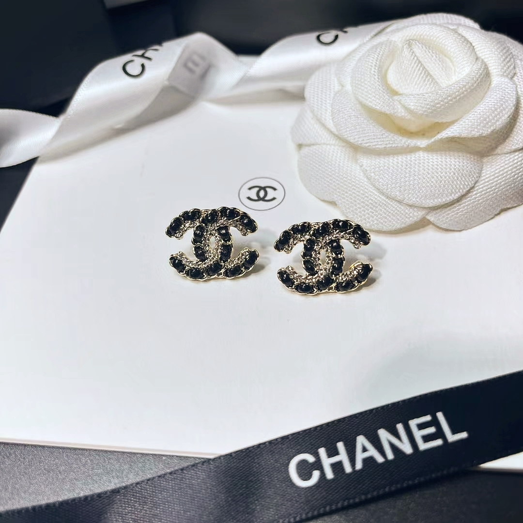 CHANEL 一比一黑鑽雙C耳釘|個性亮鑽立體耳飾| 9 CHANEL 一比一黑鑽雙C耳釘|個性亮鑽立體耳飾