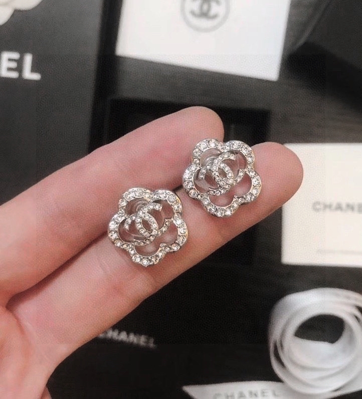 Chanel 高仿 女款雙C山茶花耳環 優雅輕奢設計款| 12 Chanel 高仿 女款雙C山茶花耳環 優雅輕奢設計款