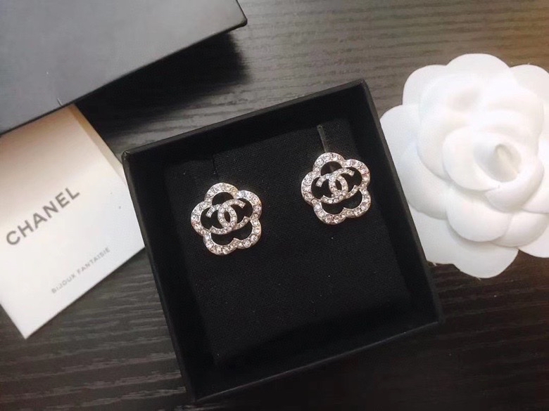 Chanel 高仿 女款雙C山茶花耳環 優雅輕奢設計款| 7 Chanel 高仿 女款雙C山茶花耳環 優雅輕奢設計款