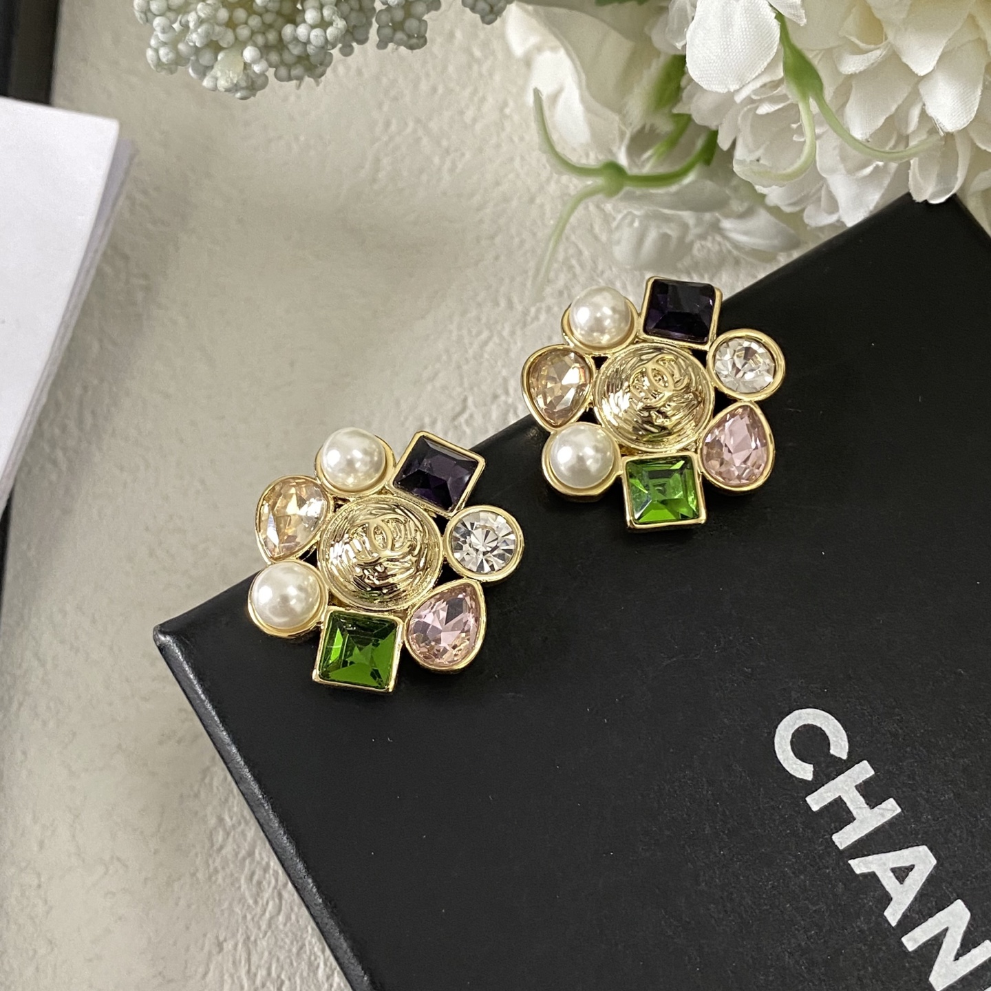 Chanel 一比一 女款珍珠吊墜耳環 雙C設計優雅款| 12 Chanel 一比一 女款珍珠吊墜耳環 雙C設計優雅款