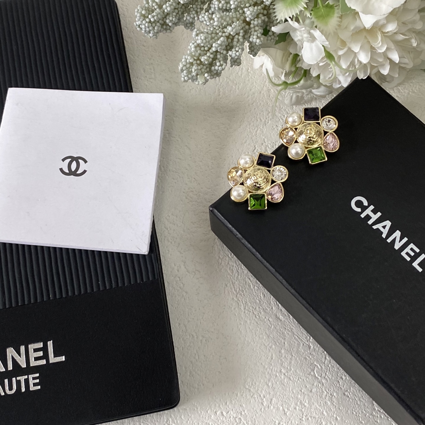 Chanel 一比一 女款珍珠吊墜耳環 雙C設計優雅款| 10 Chanel 一比一 女款珍珠吊墜耳環 雙C設計優雅款