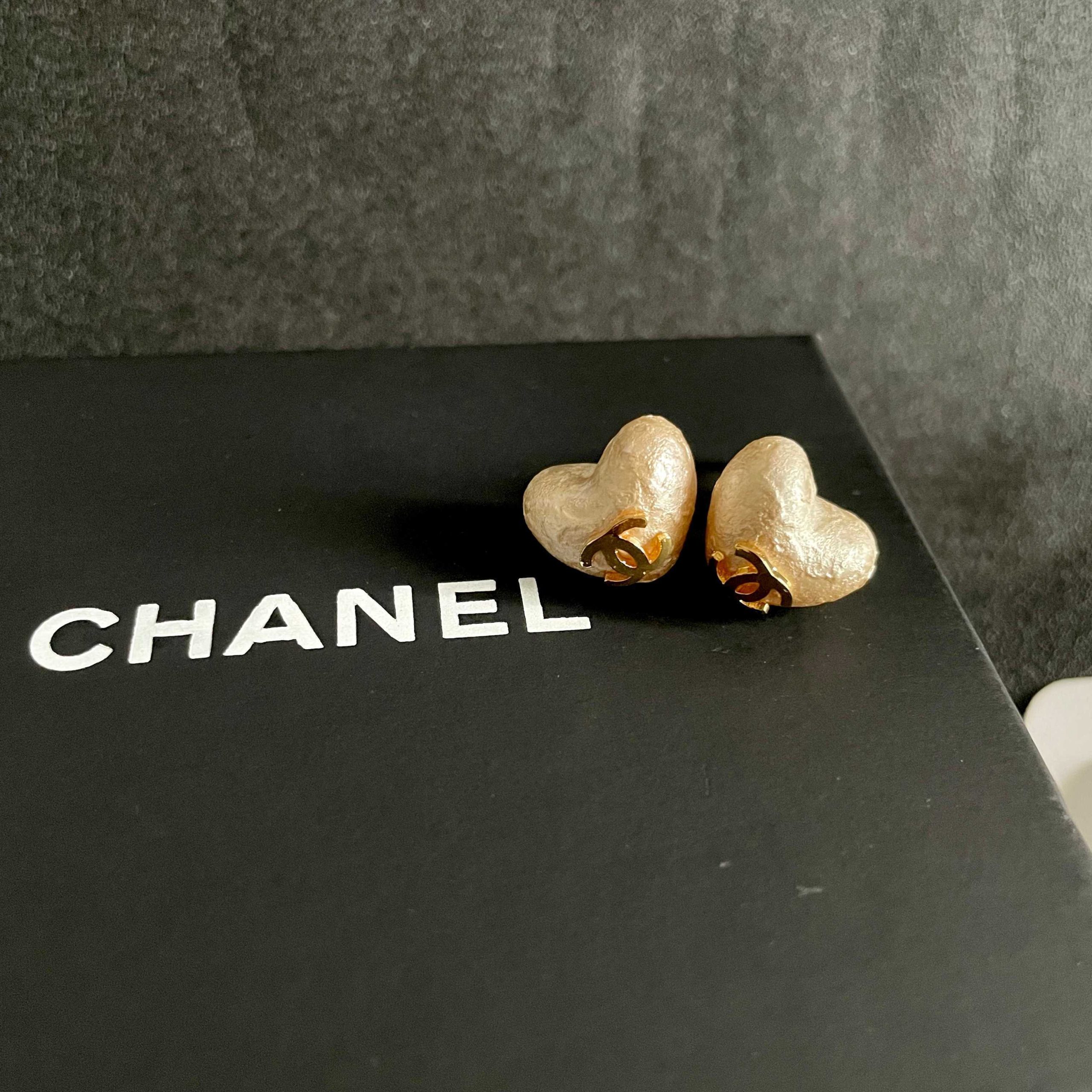 Chanel 一比一 女款 雙C圓形徽章耳環 復古經典款| 7 Chanel 一比一 女款 雙C圓形徽章耳環 復古經典款