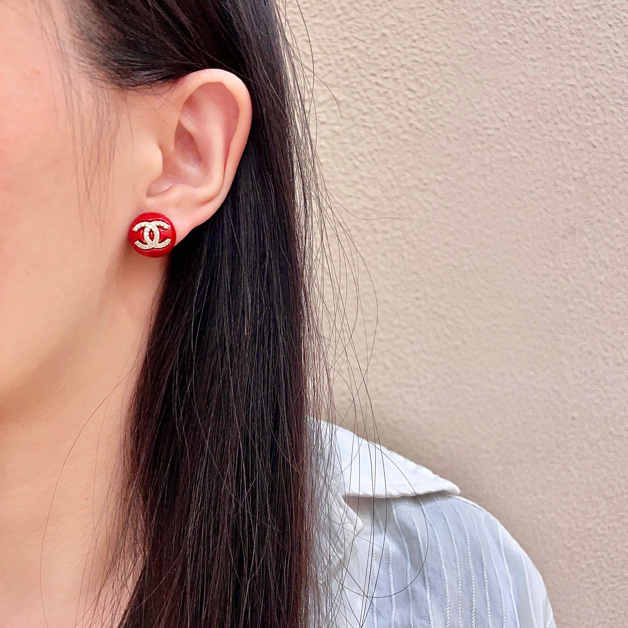 Chanel A貨 女款 紅色雙C耳環 時尚亮眼百搭款| 13 Chanel A貨 女款 紅色雙C耳環 時尚亮眼百搭款