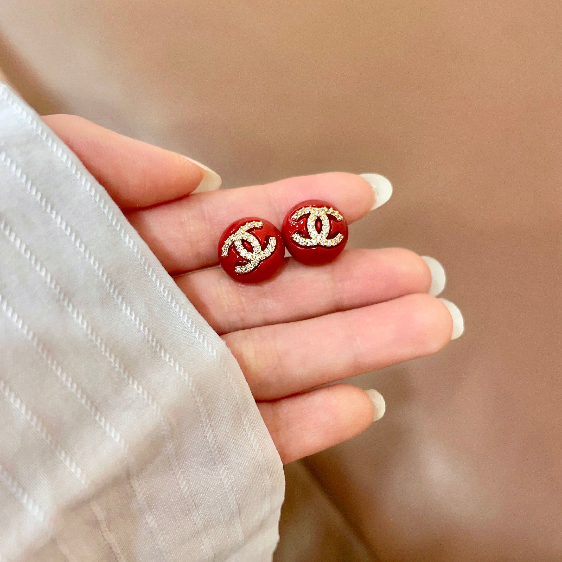 Chanel A貨 女款 紅色雙C耳環 時尚亮眼百搭款| 12 Chanel A貨 女款 紅色雙C耳環 時尚亮眼百搭款