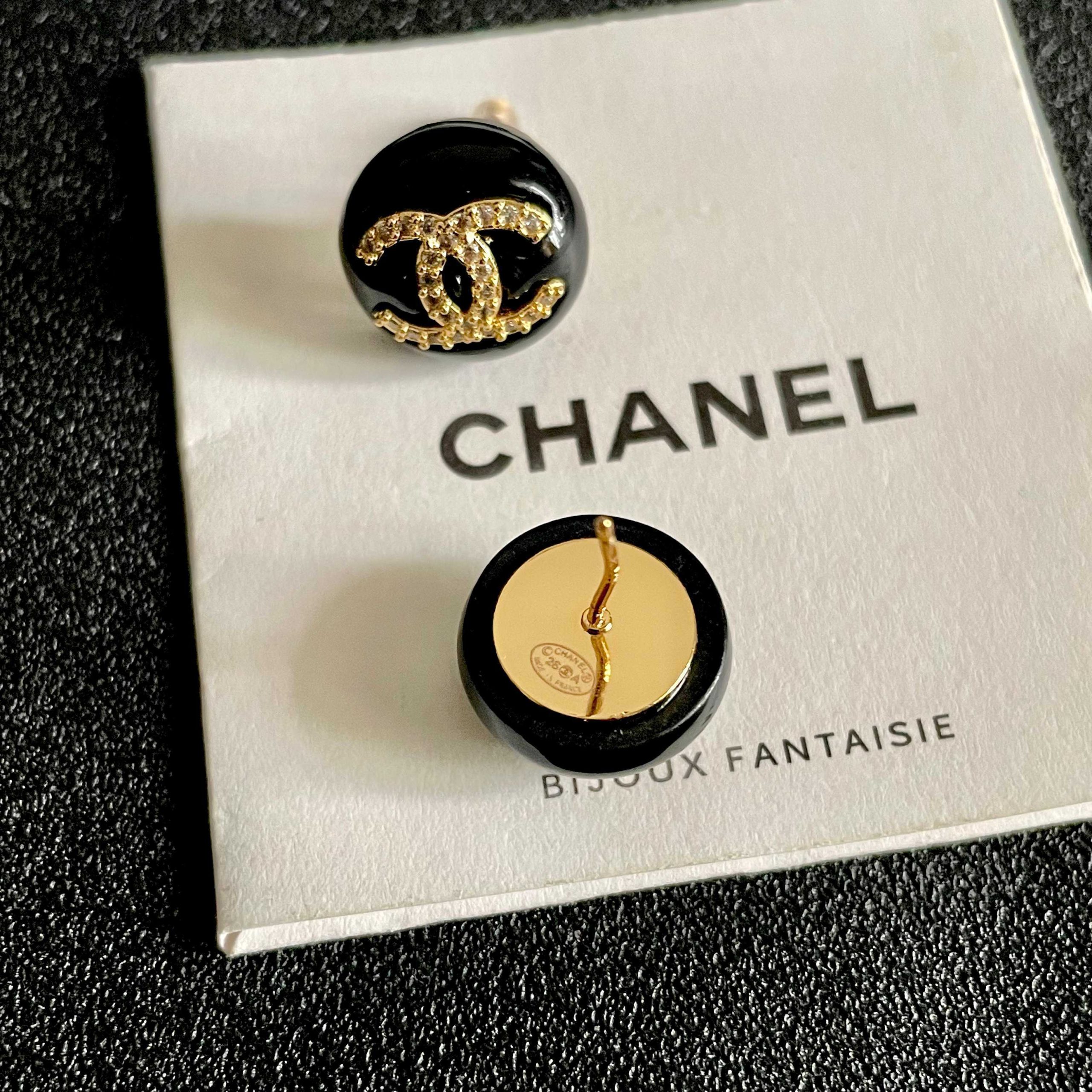 Chanel 高仿 女款 雙C圓牌耳環 黑色氣質款 百搭時尚| 9 Chanel 高仿 女款 雙C圓牌耳環 黑色氣質款 百搭時尚
