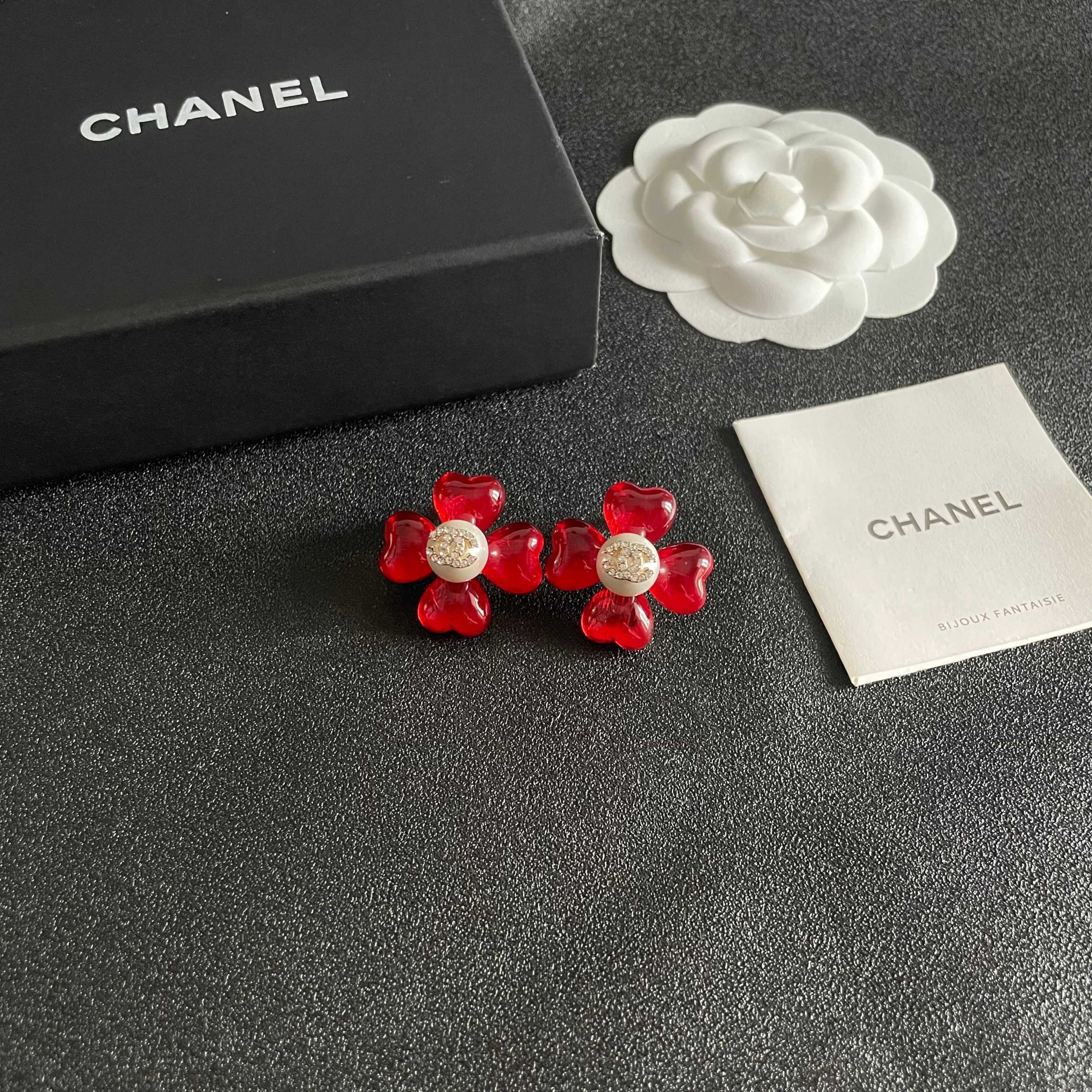 Chanel 一比一 女款 花朵耳環 紅色甜美設計 氣質百搭款| 10 Chanel 一比一 女款 花朵耳環 紅色甜美設計 氣質百搭款
