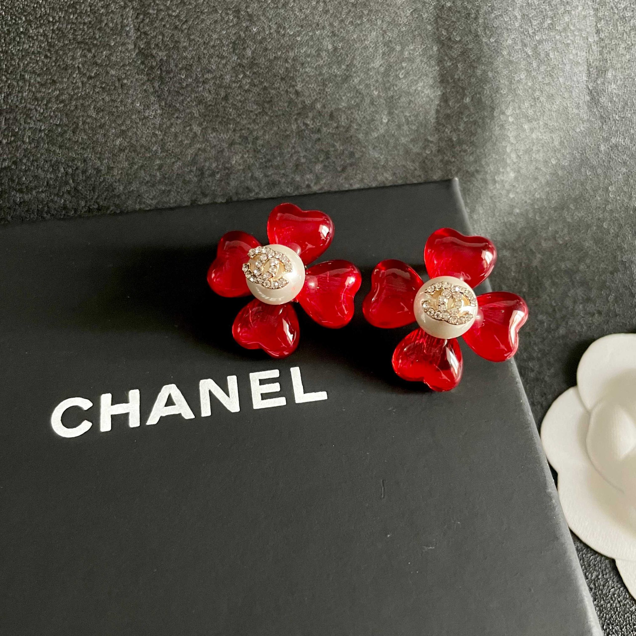 Chanel 一比一 女款 花朵耳環 紅色甜美設計 氣質百搭款| 7 Chanel 一比一 女款 花朵耳環 紅色甜美設計 氣質百搭款