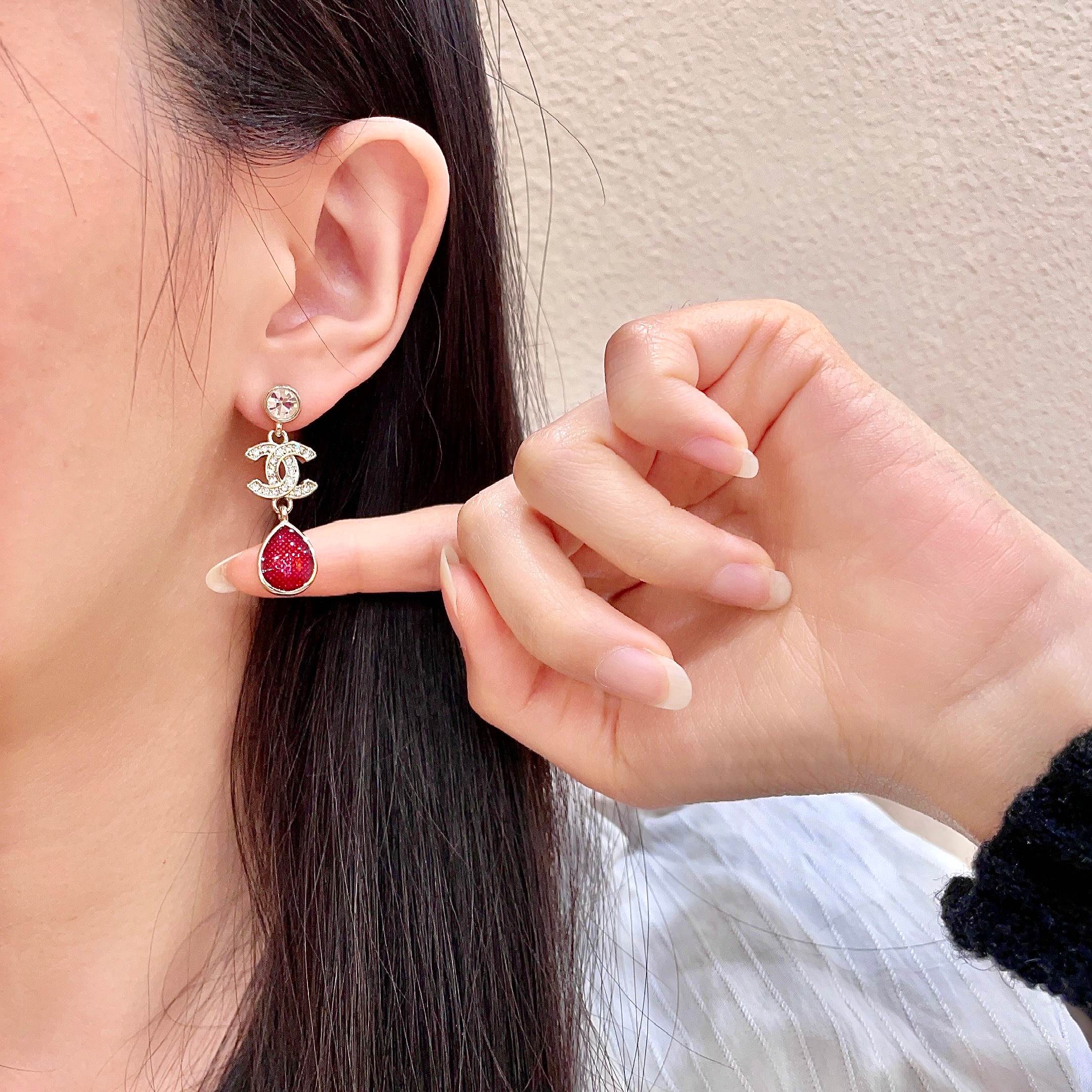 Chanel 一比一 女款 紅色水滴耳環 經典雙C設計 氣質款| 14 Chanel 一比一 女款 紅色水滴耳環 經典雙C設計 氣質款