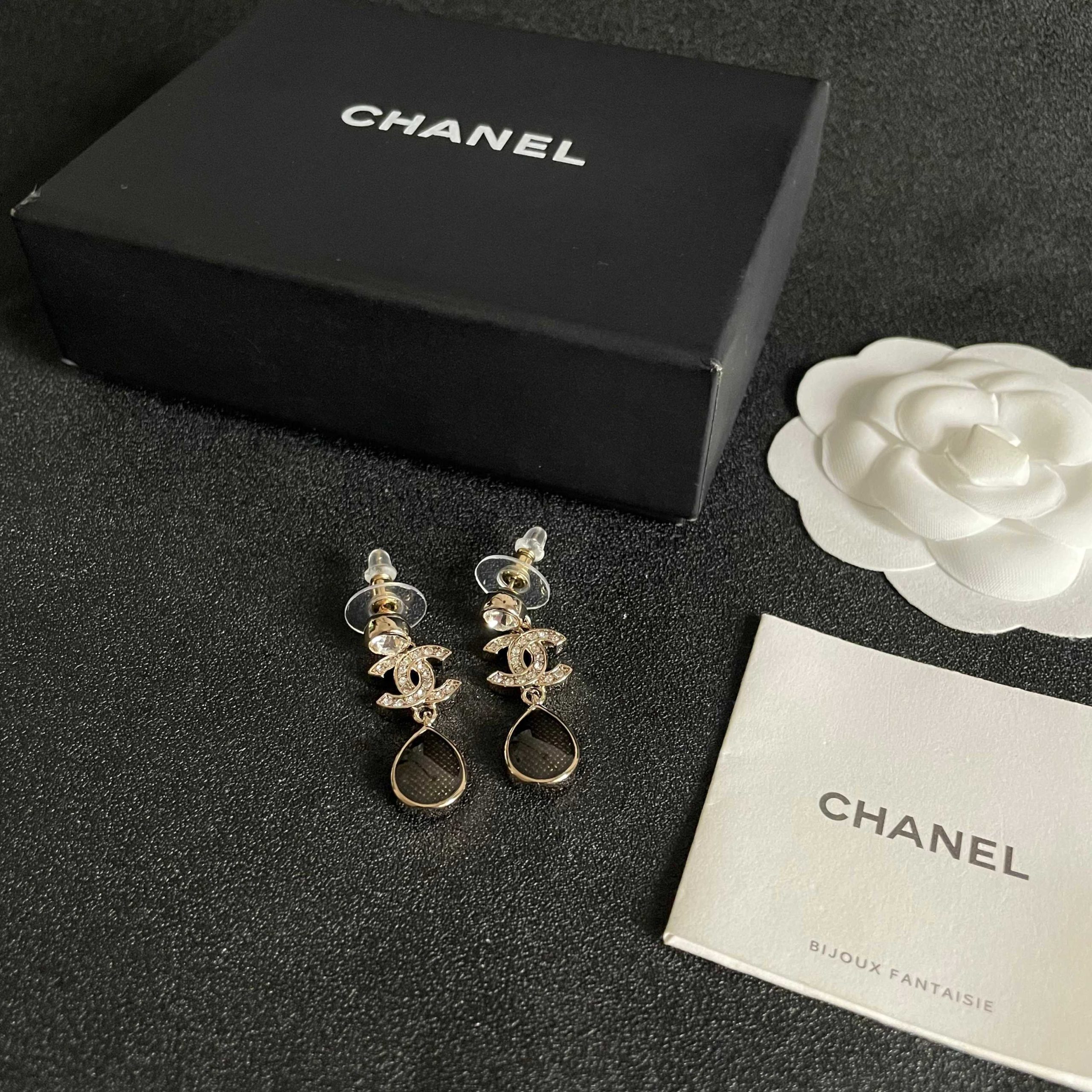 Chanel 原單 女款 黑色水滴耳環 經典優雅款 百搭設計| 11 Chanel 原單 女款 黑色水滴耳環 經典優雅款 百搭設計