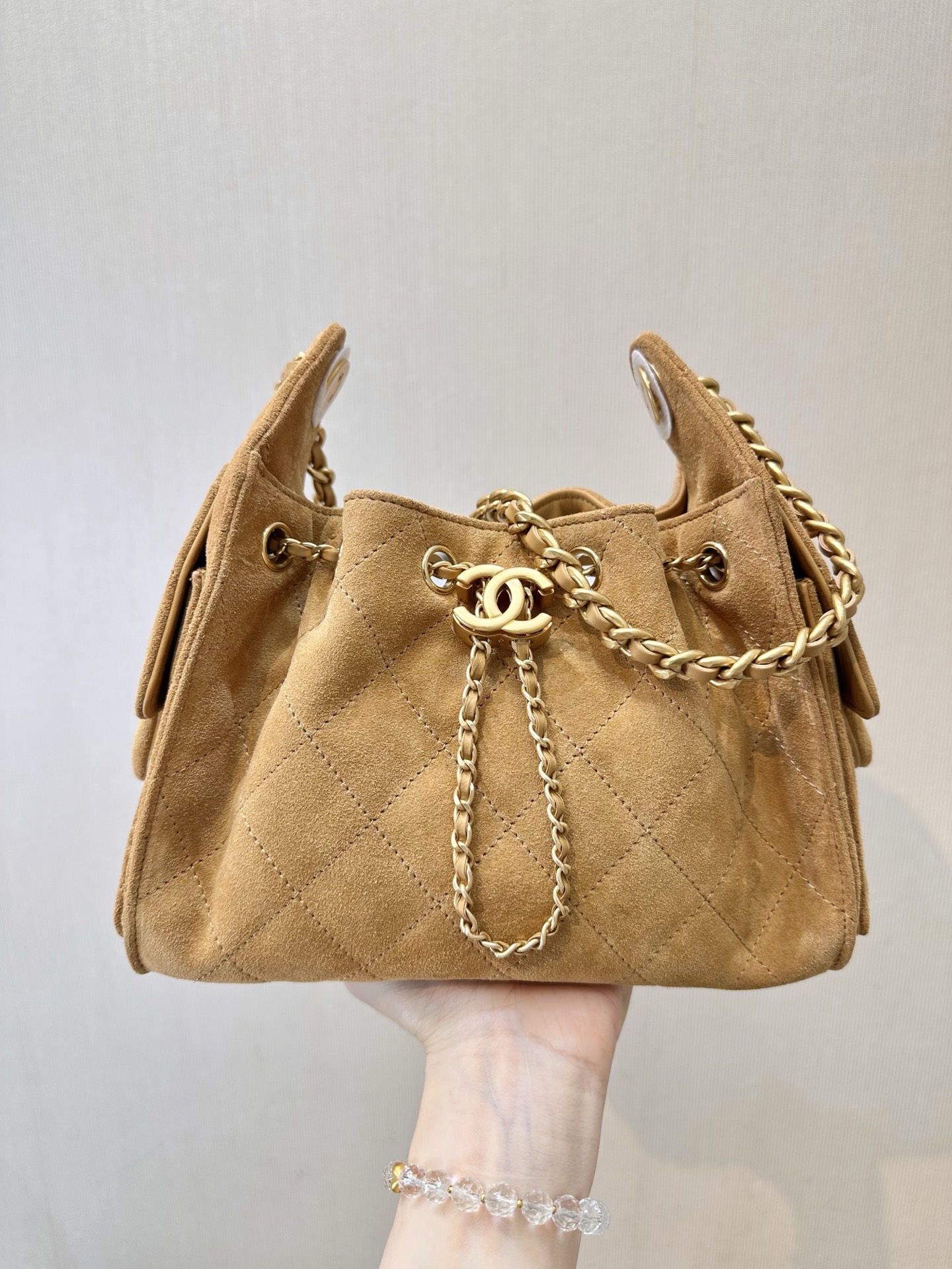 CHANEL 高仿 女款絨面抽繩包 柔霧焦糖色 金鏈肩背款| 14 CHANEL 高仿 女款絨面抽繩包 柔霧焦糖色 金鏈肩背款
