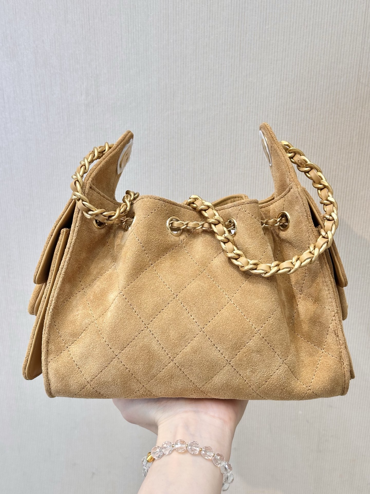 CHANEL 高仿 女款絨面抽繩包 柔霧焦糖色 金鏈肩背款| 9 CHANEL 高仿 女款絨面抽繩包 柔霧焦糖色 金鏈肩背款