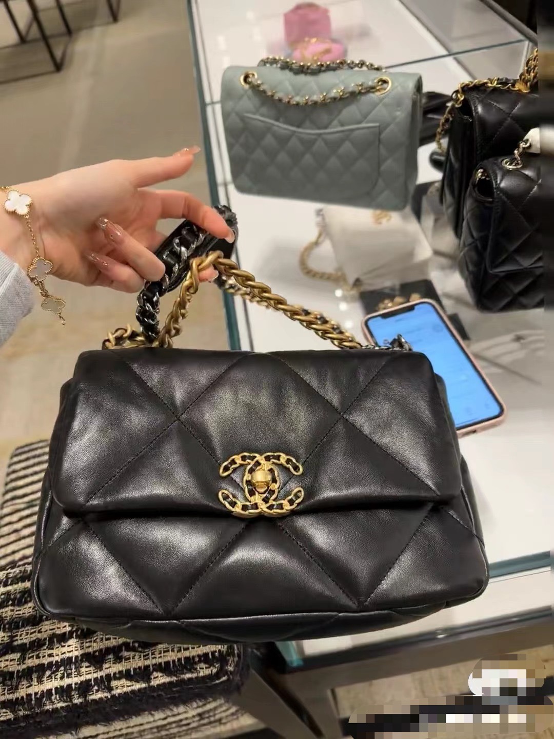 CHANEL A貨 女款雲朵皮革手提包 黑金拼接鏈條大容量款| 12 CHANEL A貨 女款雲朵皮革手提包 黑金拼接鏈條大容量款
