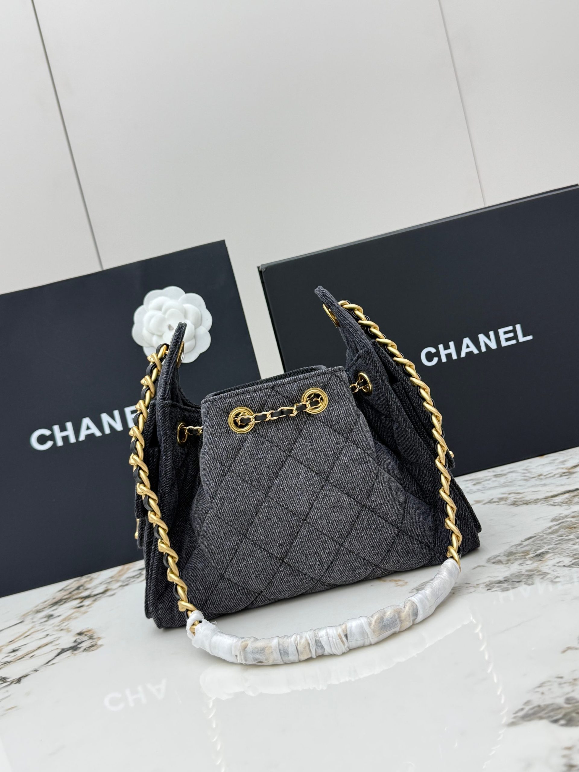 CHANEL 高仿 女款灰黑丹寧抽繩包 金鏈肩背休閒款| 6 CHANEL 高仿 女款灰黑丹寧抽繩包 金鏈肩背休閒款
