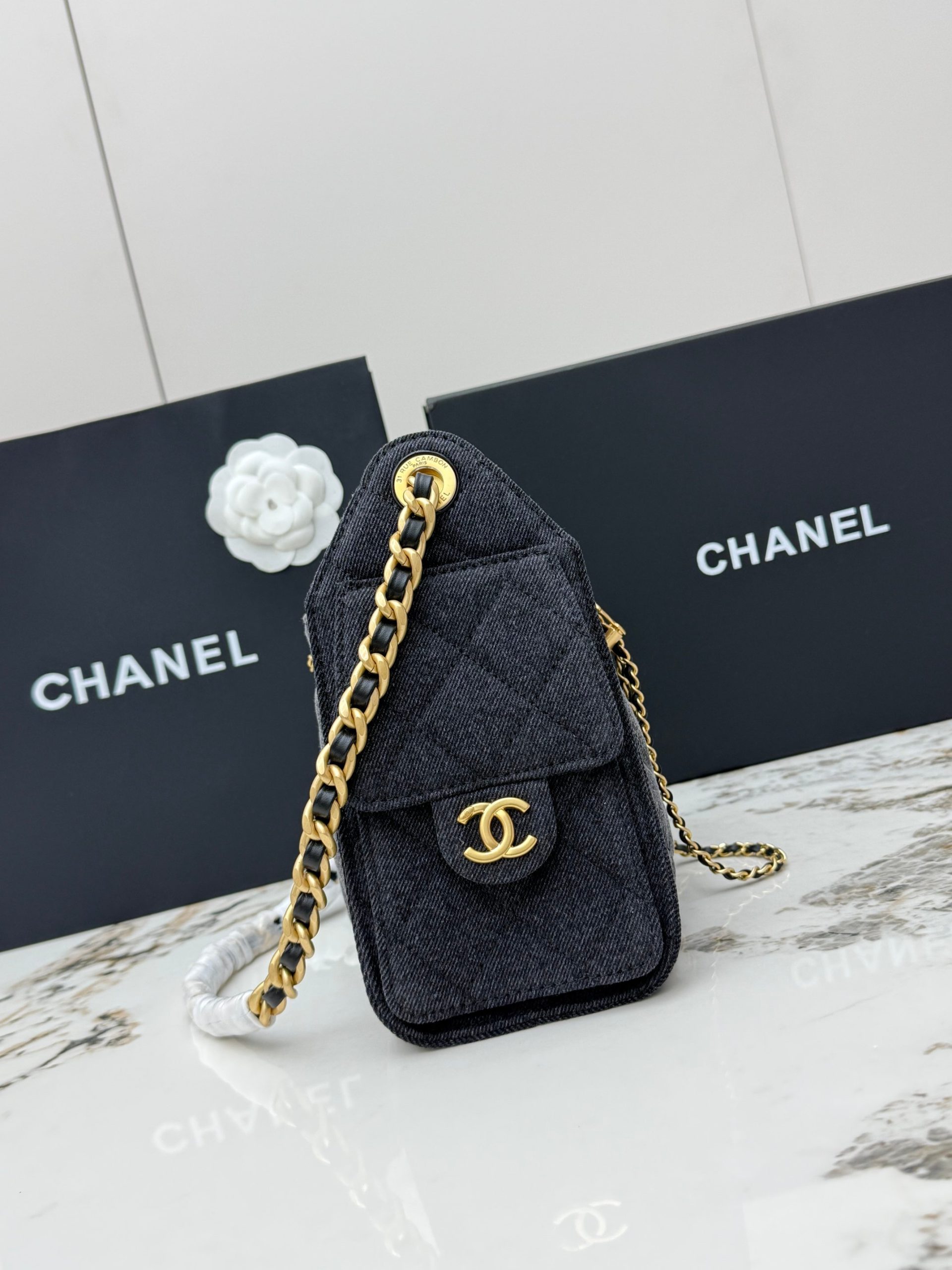CHANEL 高仿 女款灰黑丹寧抽繩包 金鏈肩背休閒款| 13 CHANEL 高仿 女款灰黑丹寧抽繩包 金鏈肩背休閒款