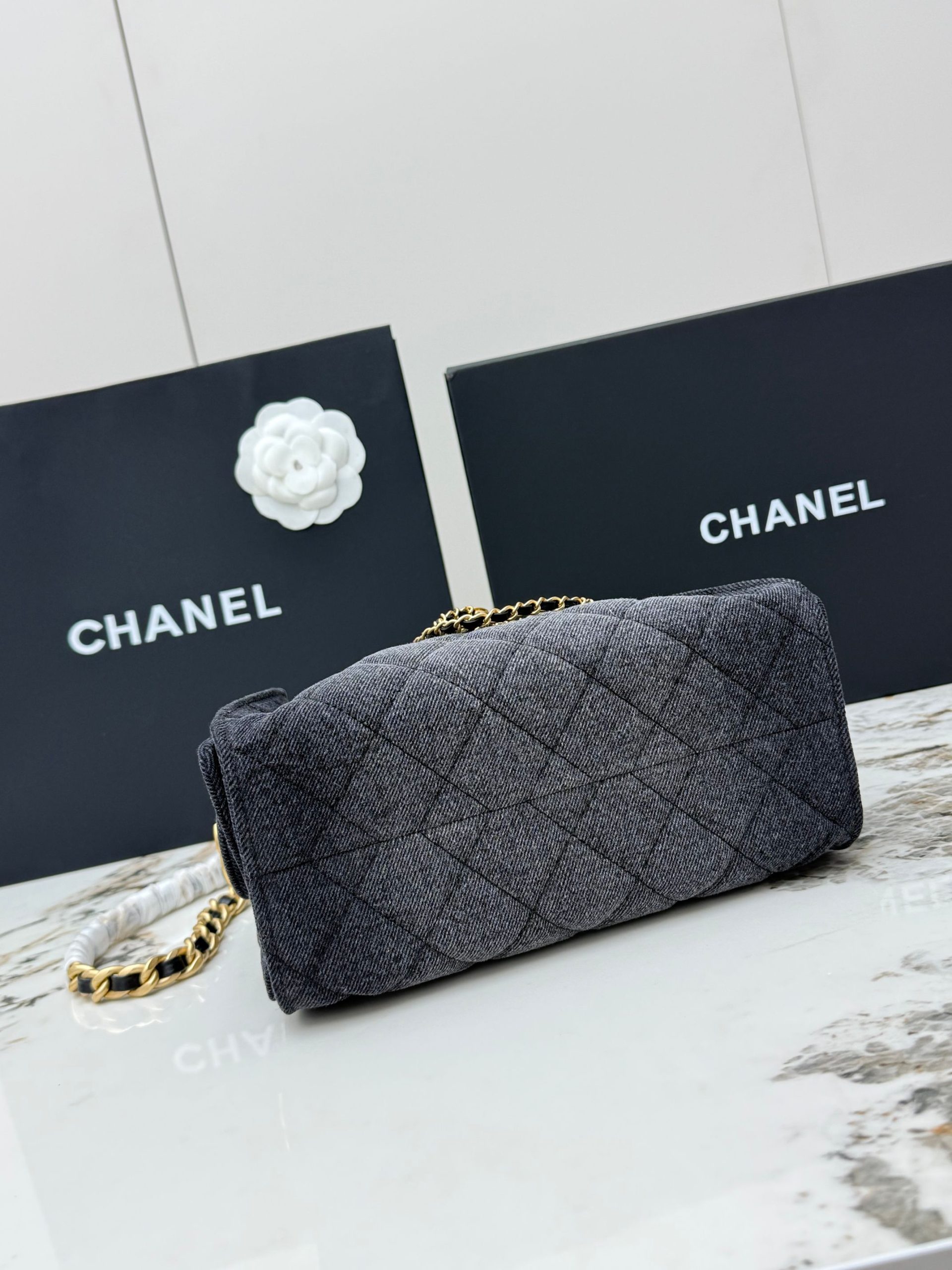 CHANEL 高仿 女款灰黑丹寧抽繩包 金鏈肩背休閒款| 12 CHANEL 高仿 女款灰黑丹寧抽繩包 金鏈肩背休閒款