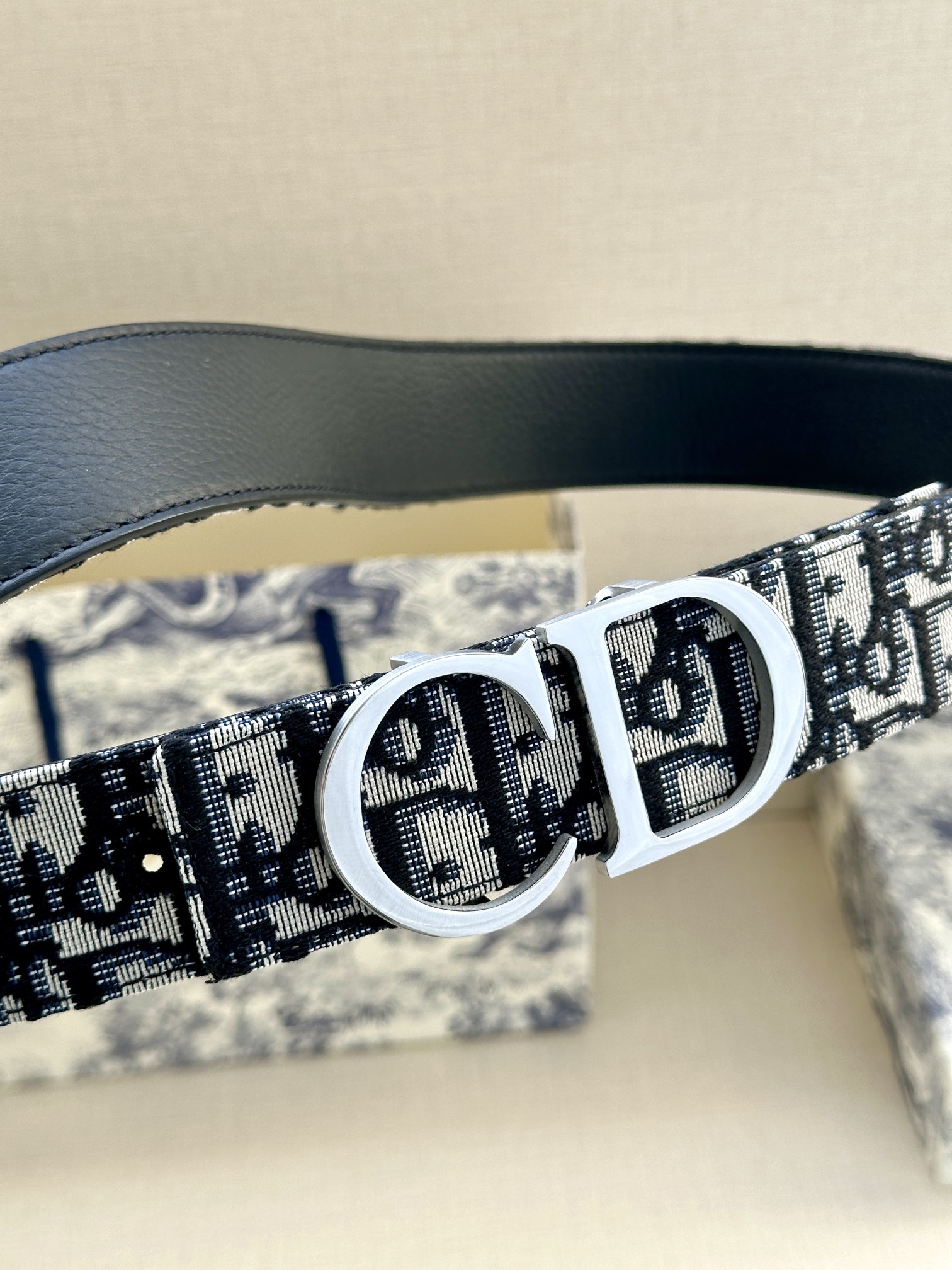 Dior 一比一 男款 CD黑色鱷魚壓紋皮帶 銀色扣頭 精品商務腰帶| 14 Dior 一比一 男款 CD黑色鱷魚壓紋皮帶 銀色扣頭 精品商務腰帶