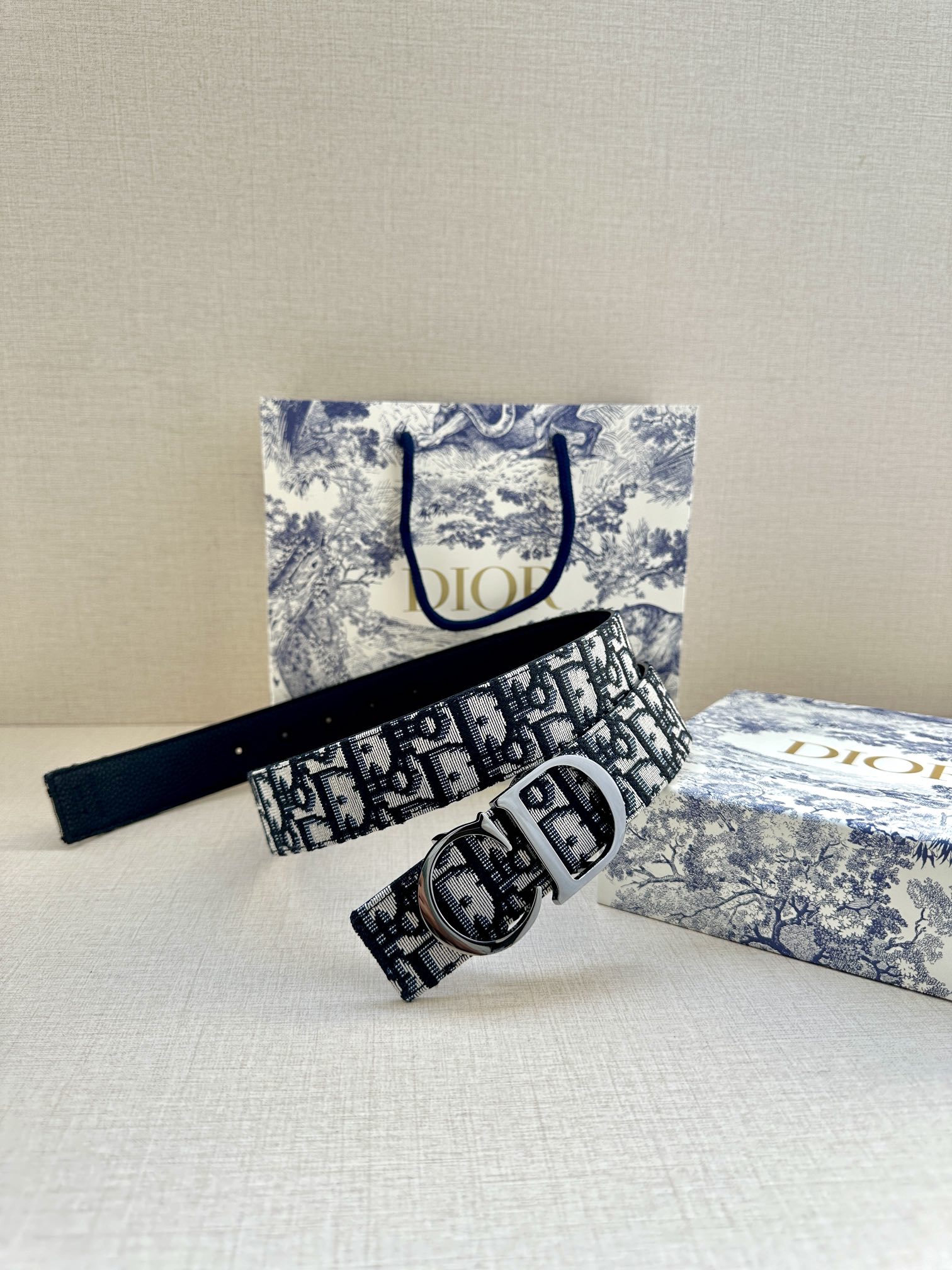 Dior 一比一 男款 Oblique老花帆布皮帶 銀色CD扣 經典精品款| 10 Dior 一比一 男款 Oblique老花帆布皮帶 銀色CD扣 經典精品款