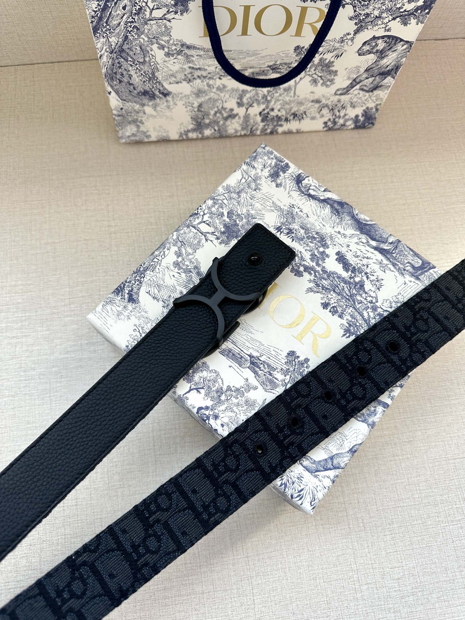 Dior 高仿 男款 Oblique老花帆布皮帶 黑色CD扣 潮流款| 9 Dior 高仿 男款 Oblique老花帆布皮帶 黑色CD扣 潮流款